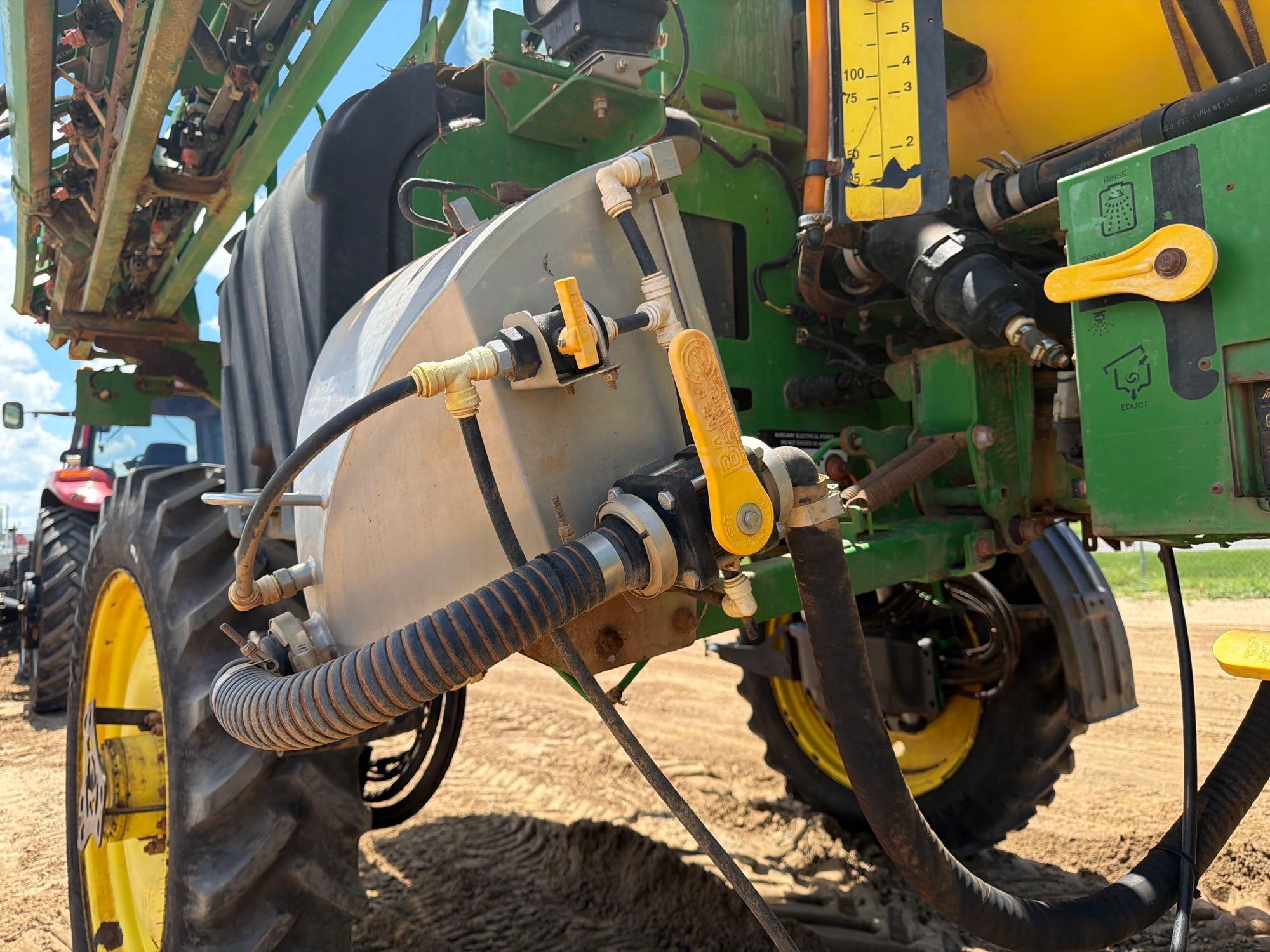 John Deere R4030
