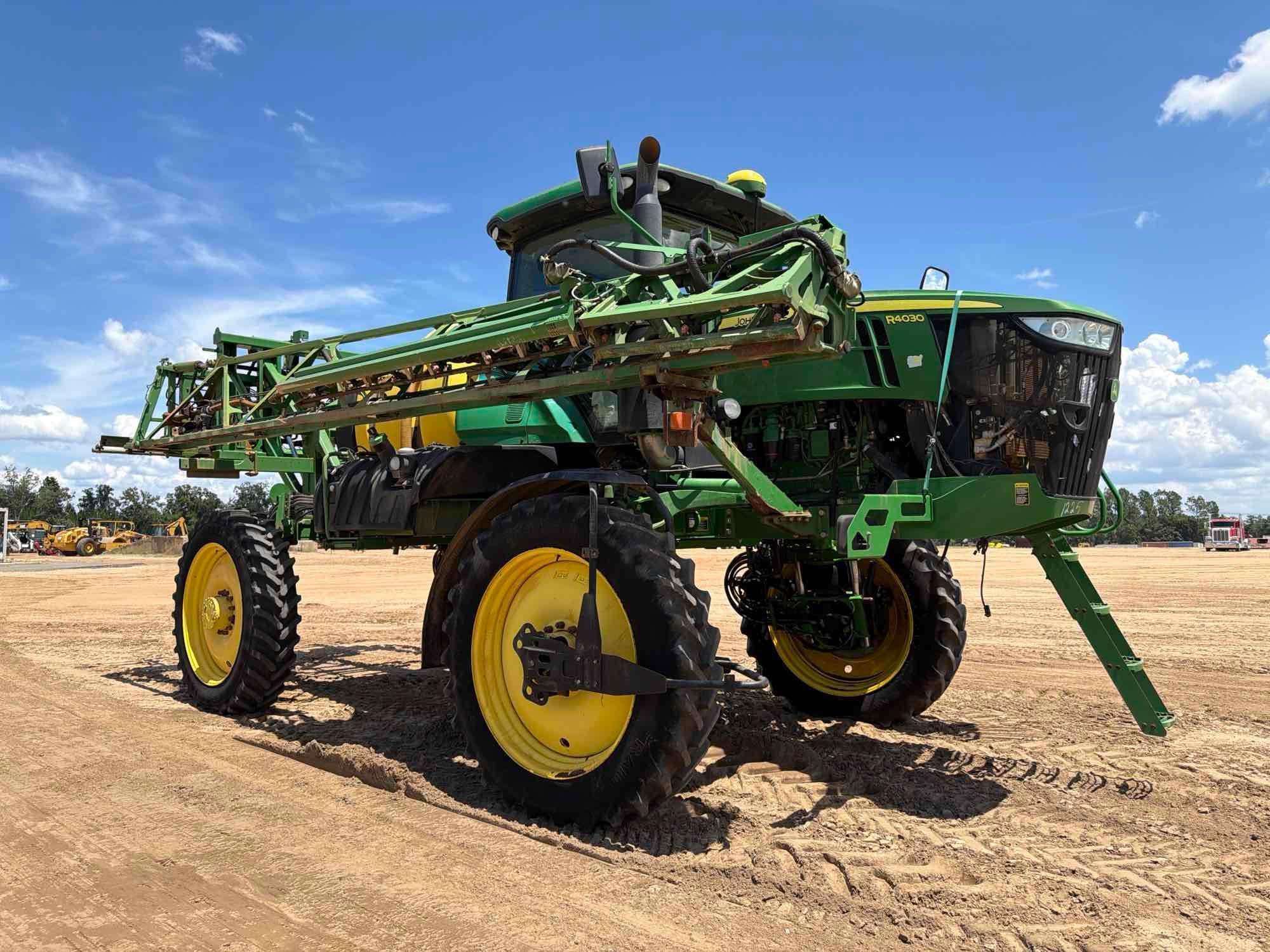 John Deere R4030