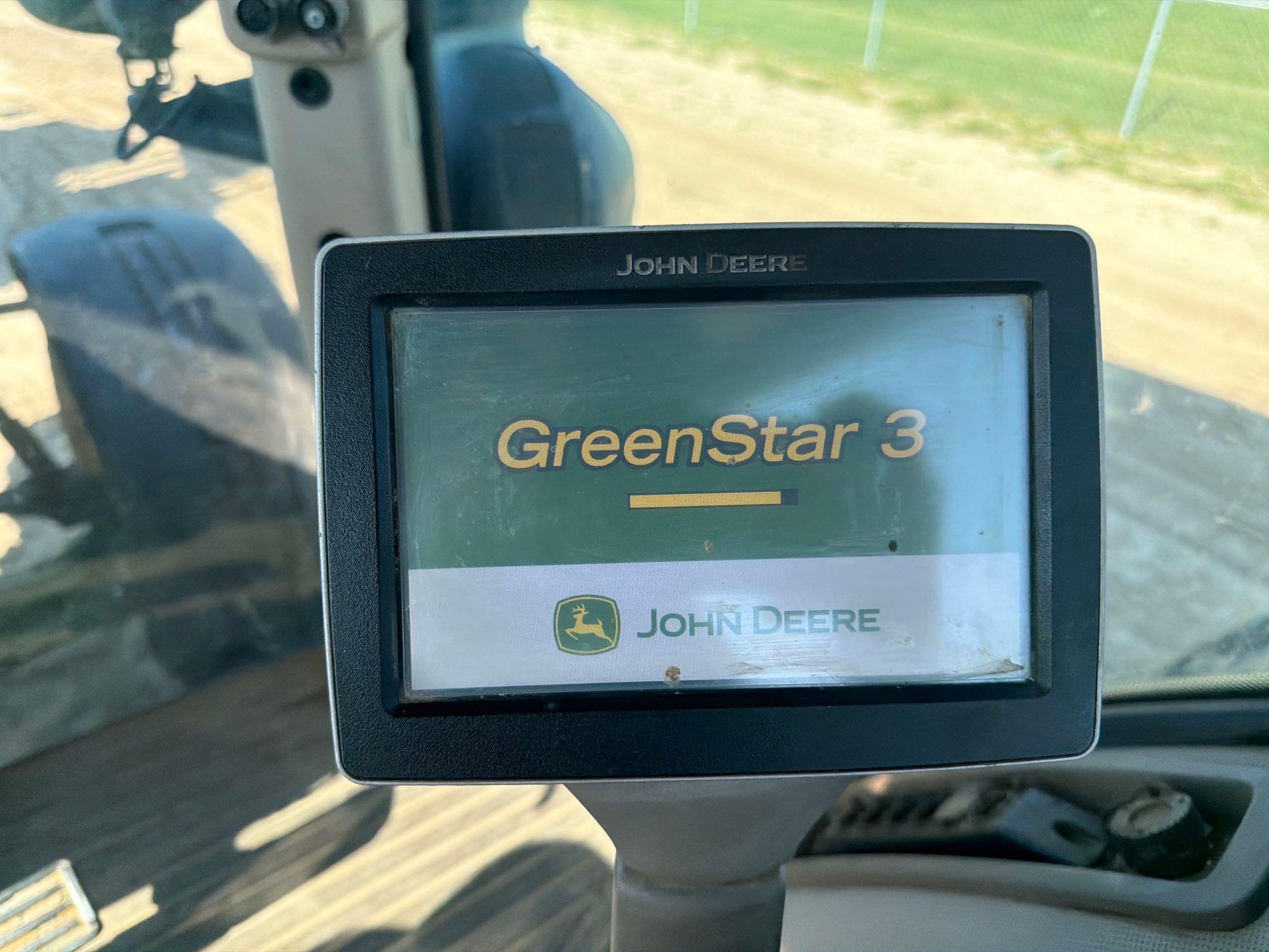 John Deere 8260R