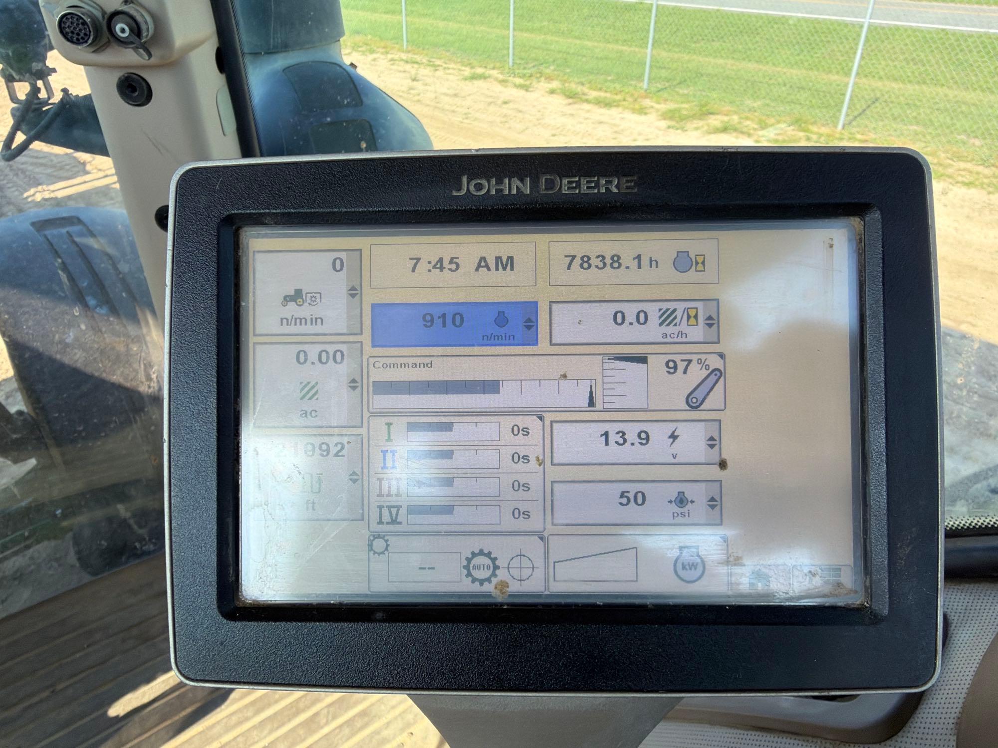 John Deere 8260R