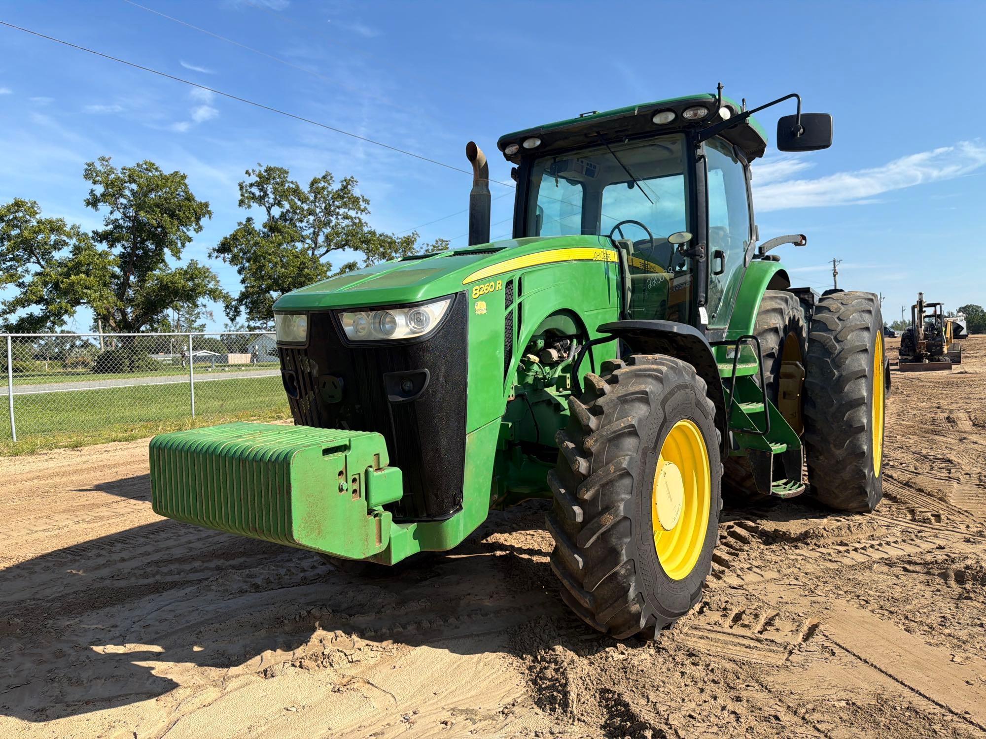 John Deere 8260R