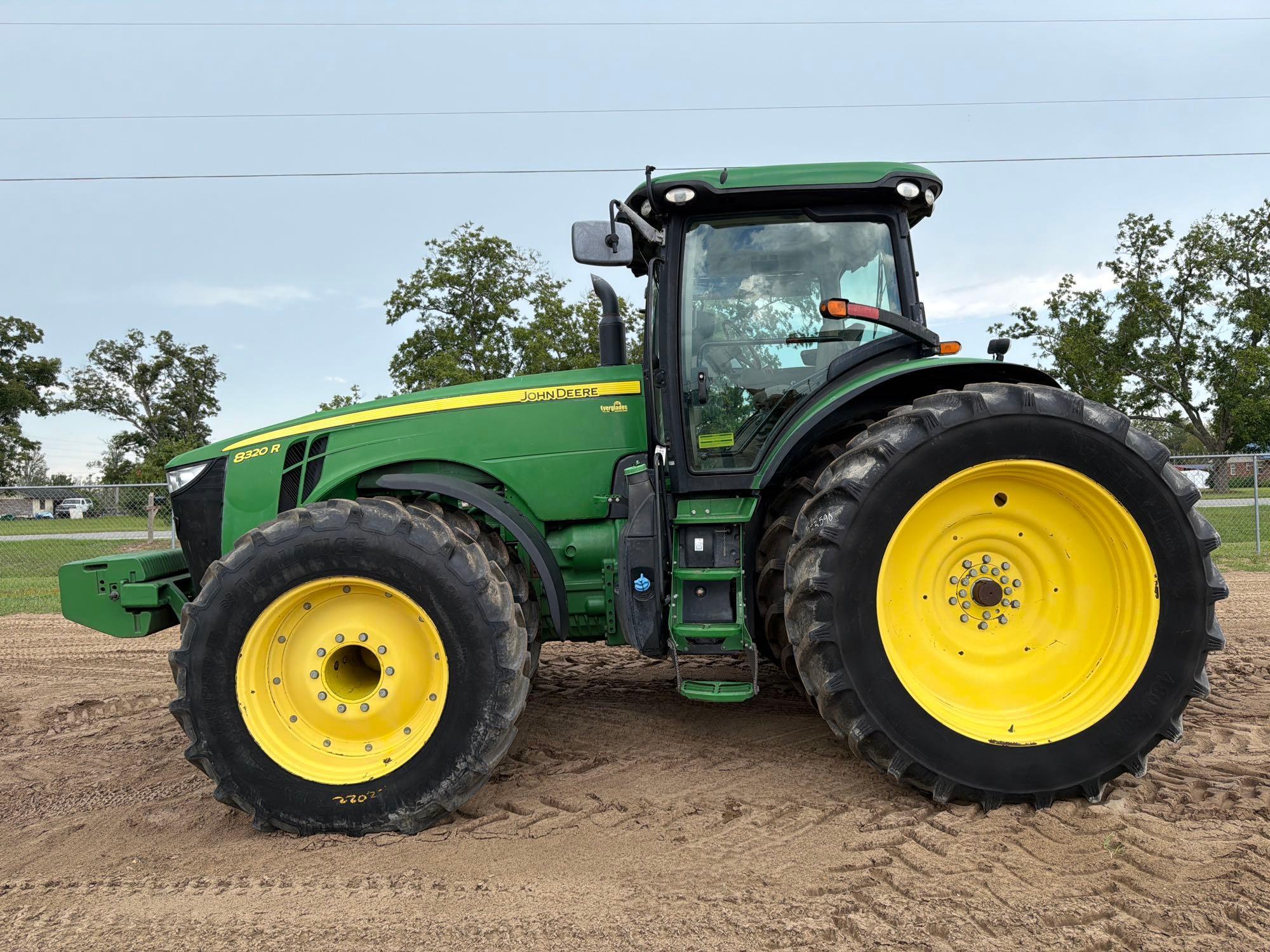 John Deere 8320R