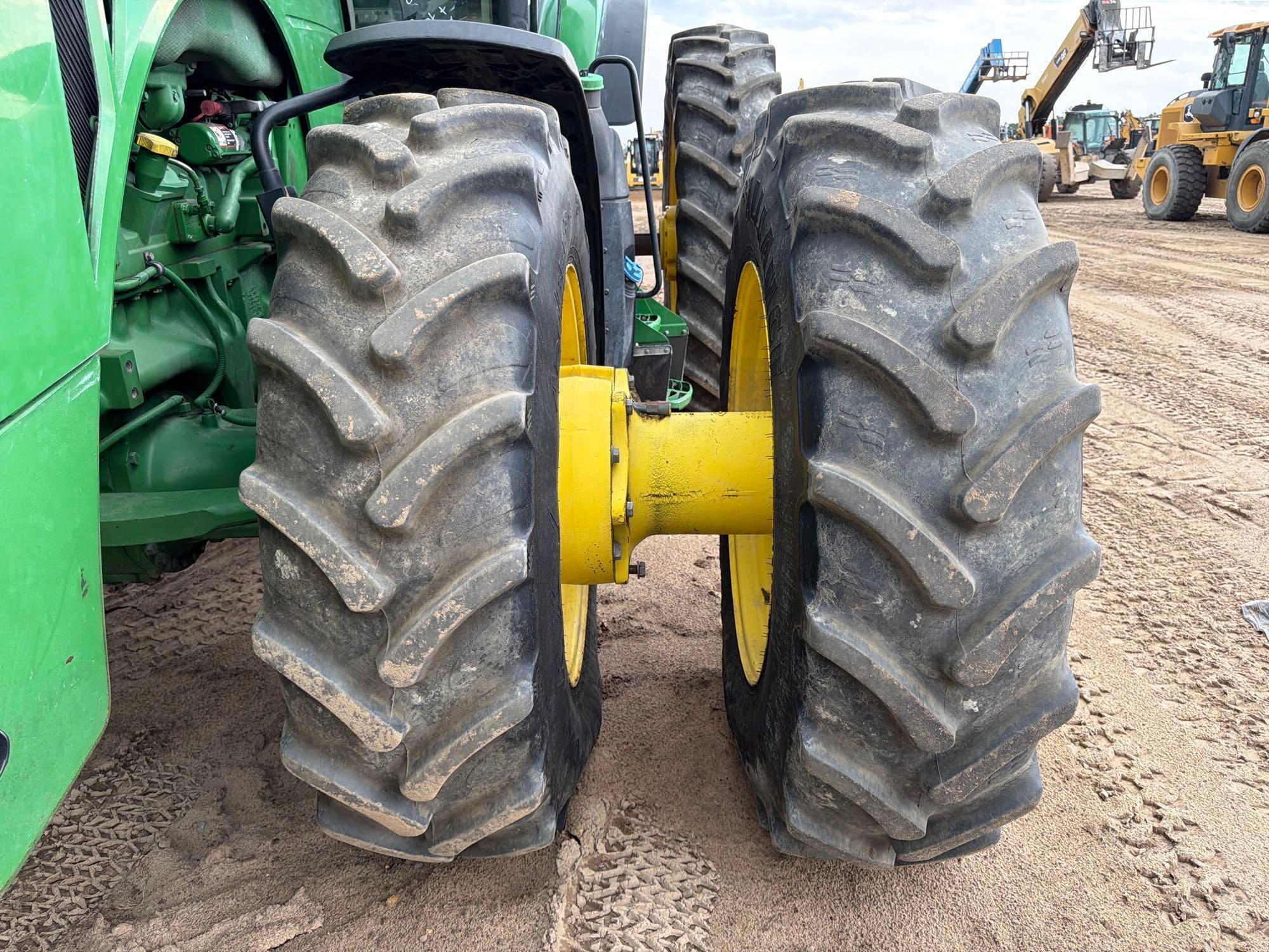 John Deere 8320R
