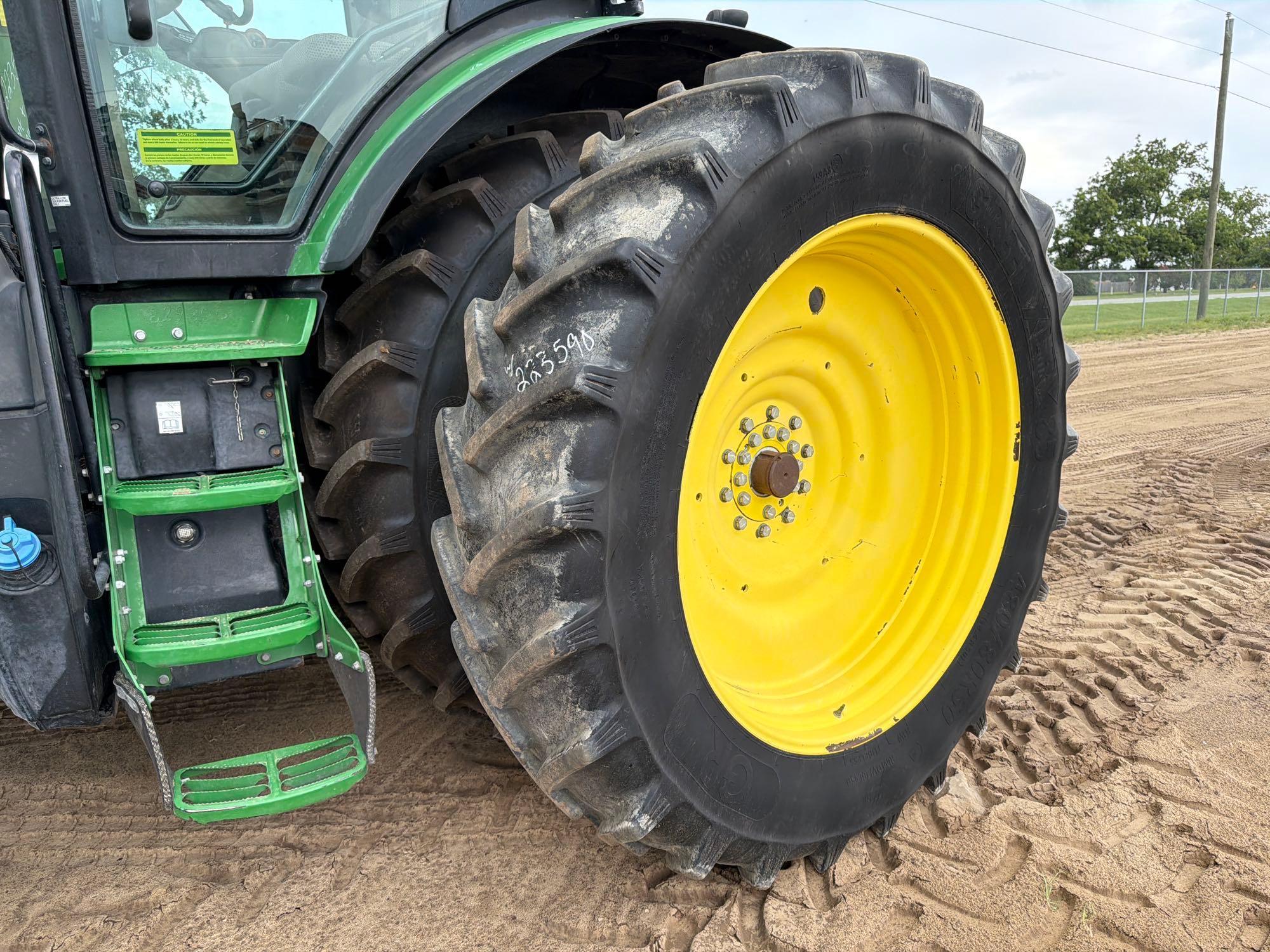 John Deere 8320R