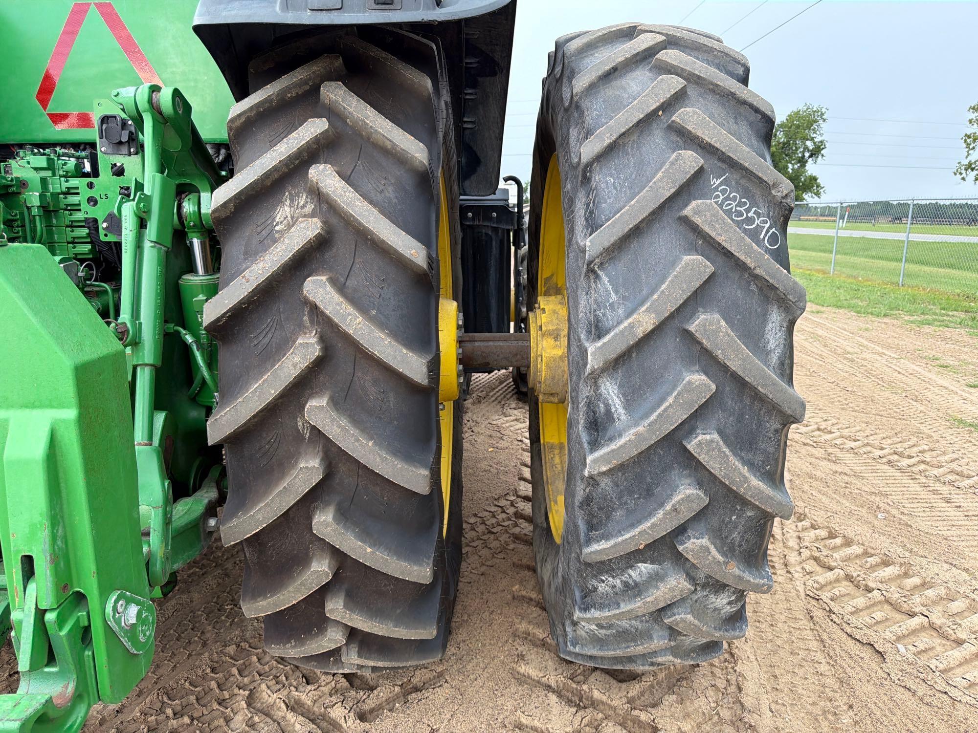 John Deere 8320R