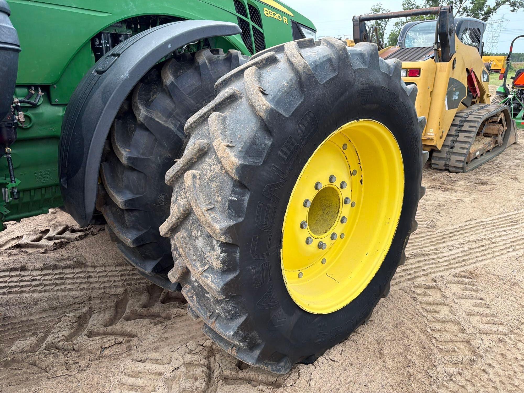 John Deere 8320R