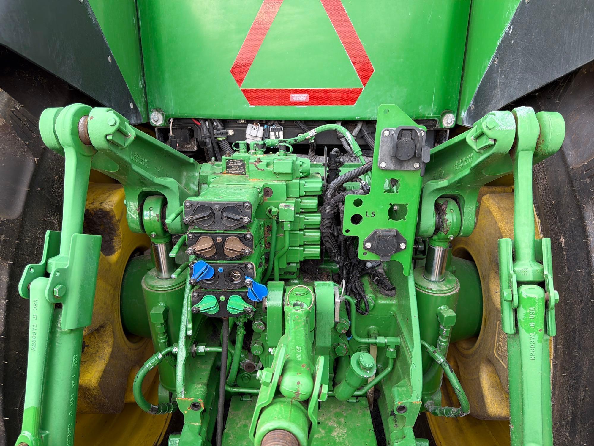 John Deere 8320R