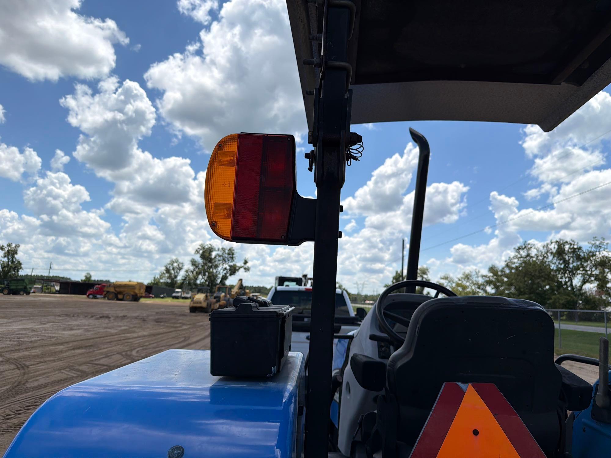 New Holland TL90A