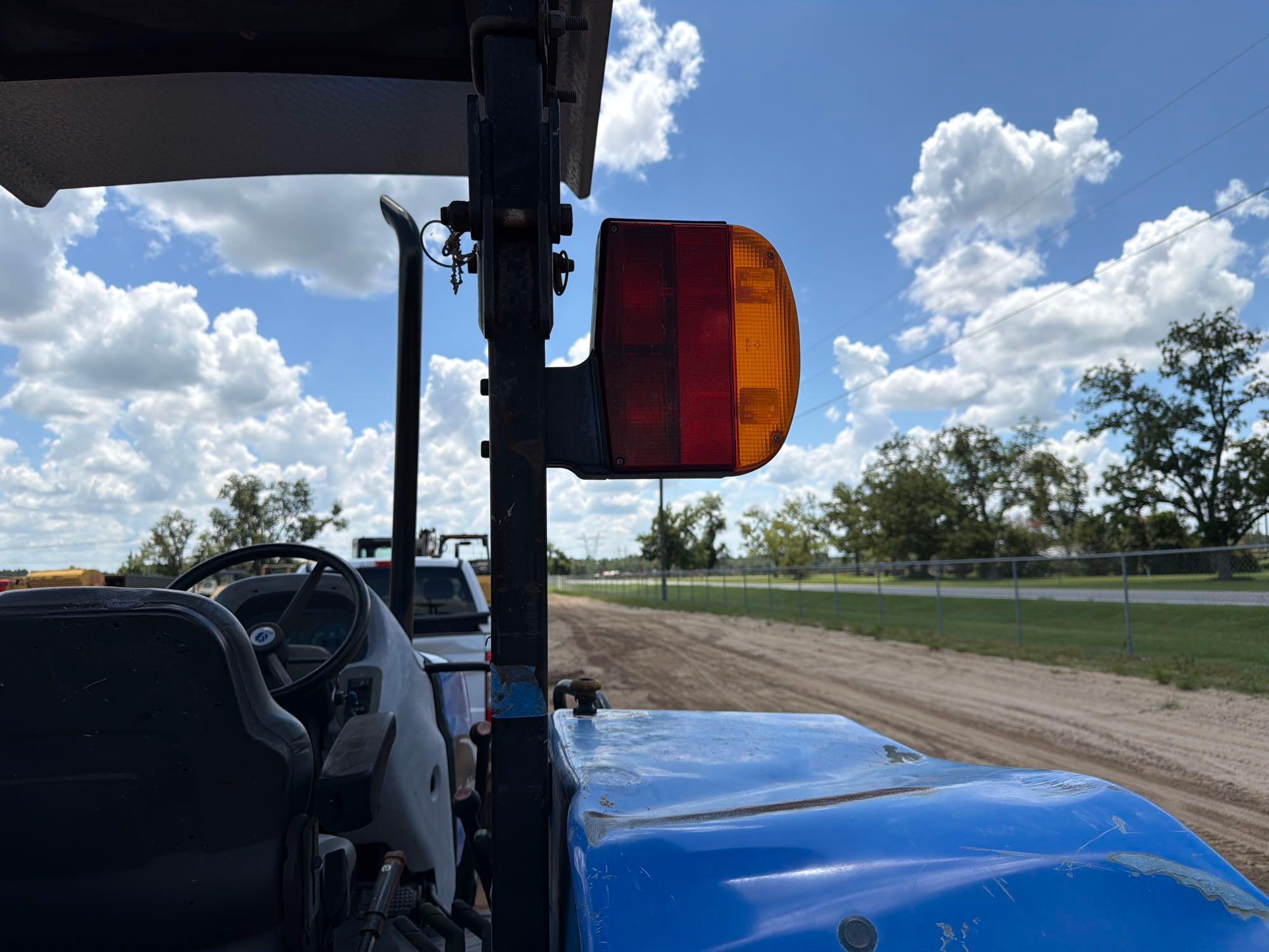 New Holland TL90A
