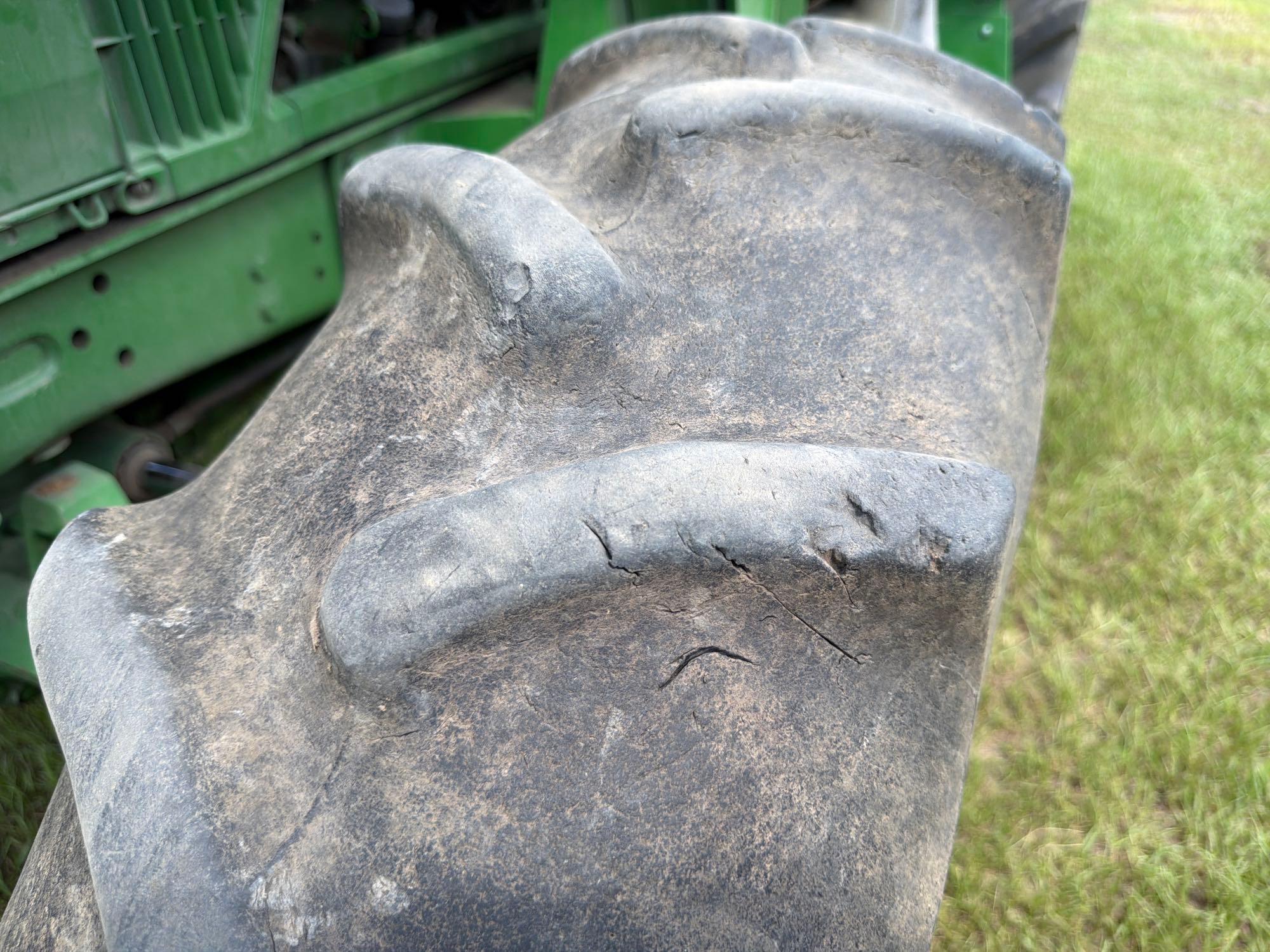 John Deere 6210