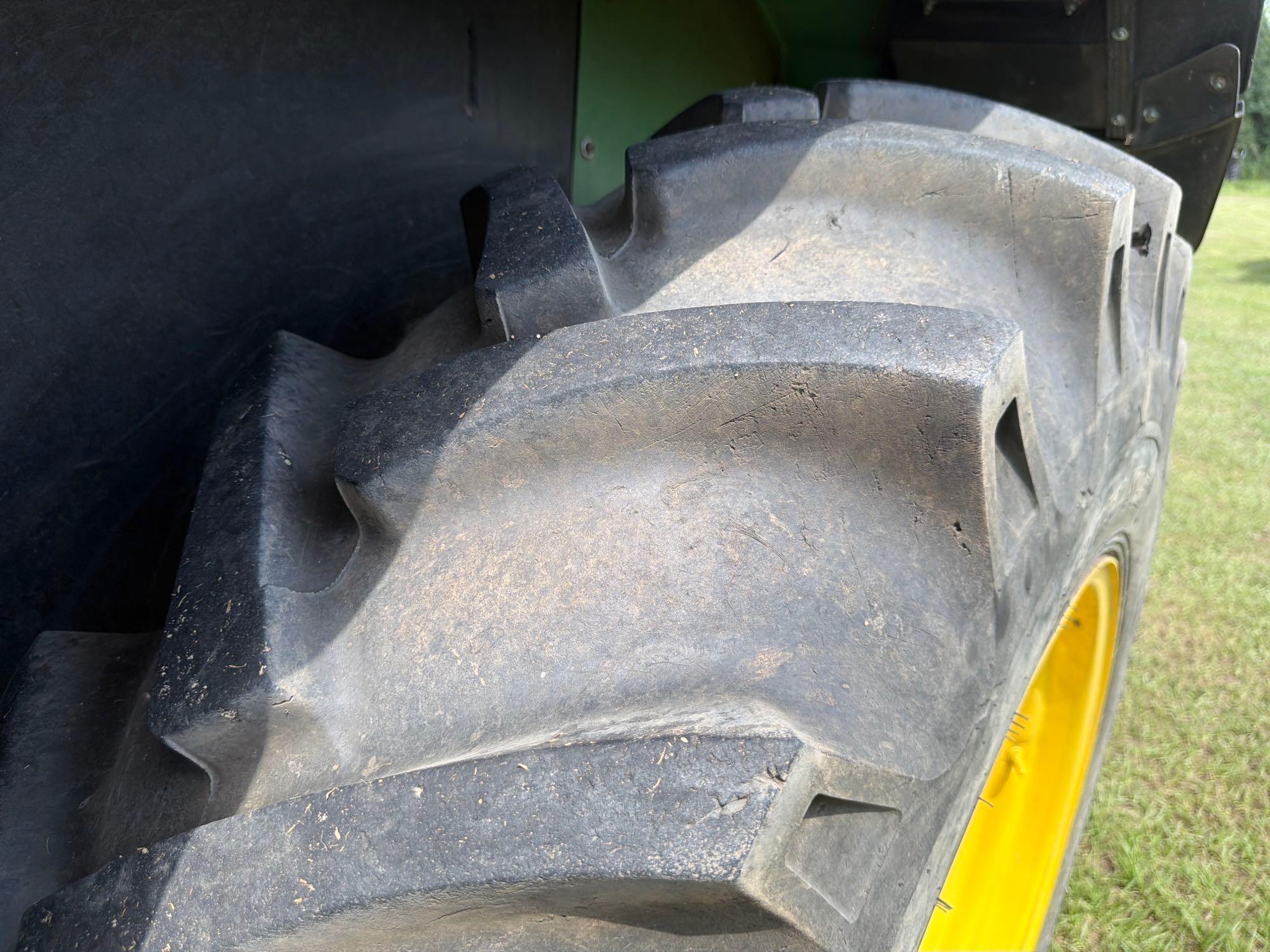 John Deere 6210