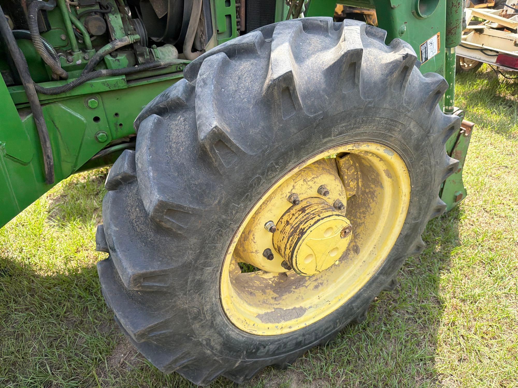 John Deere 6210