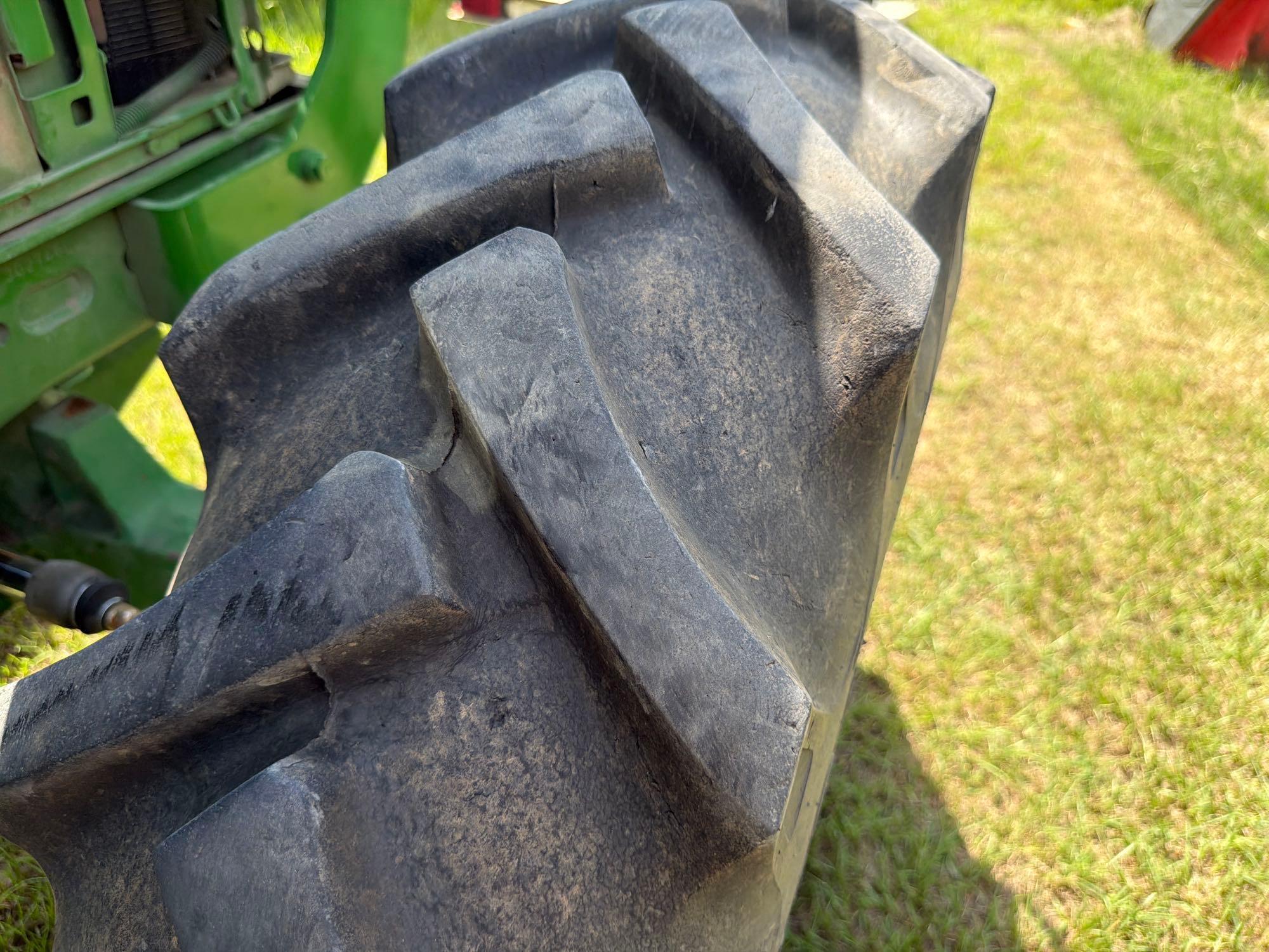 John Deere 6210