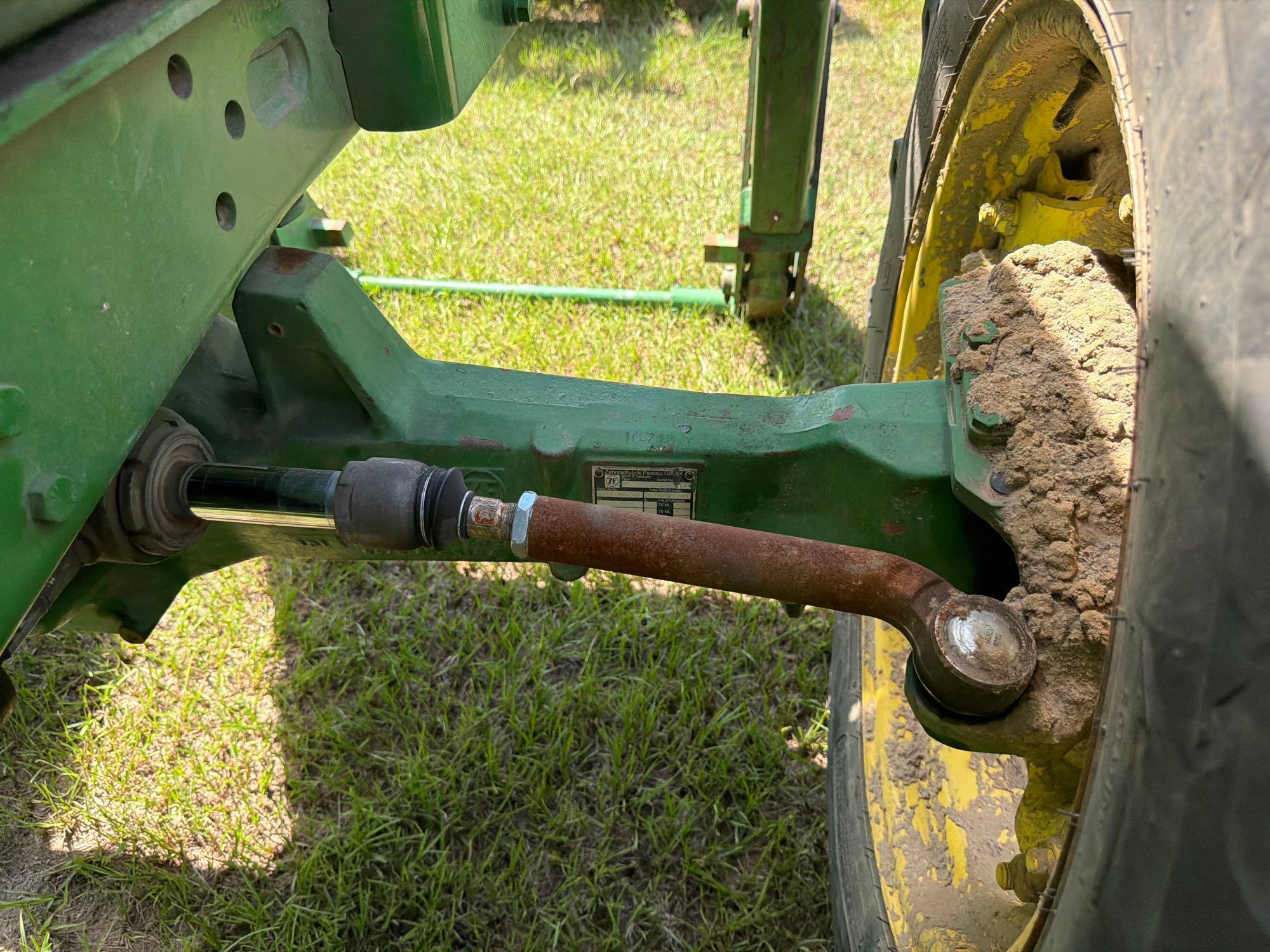 John Deere 6210