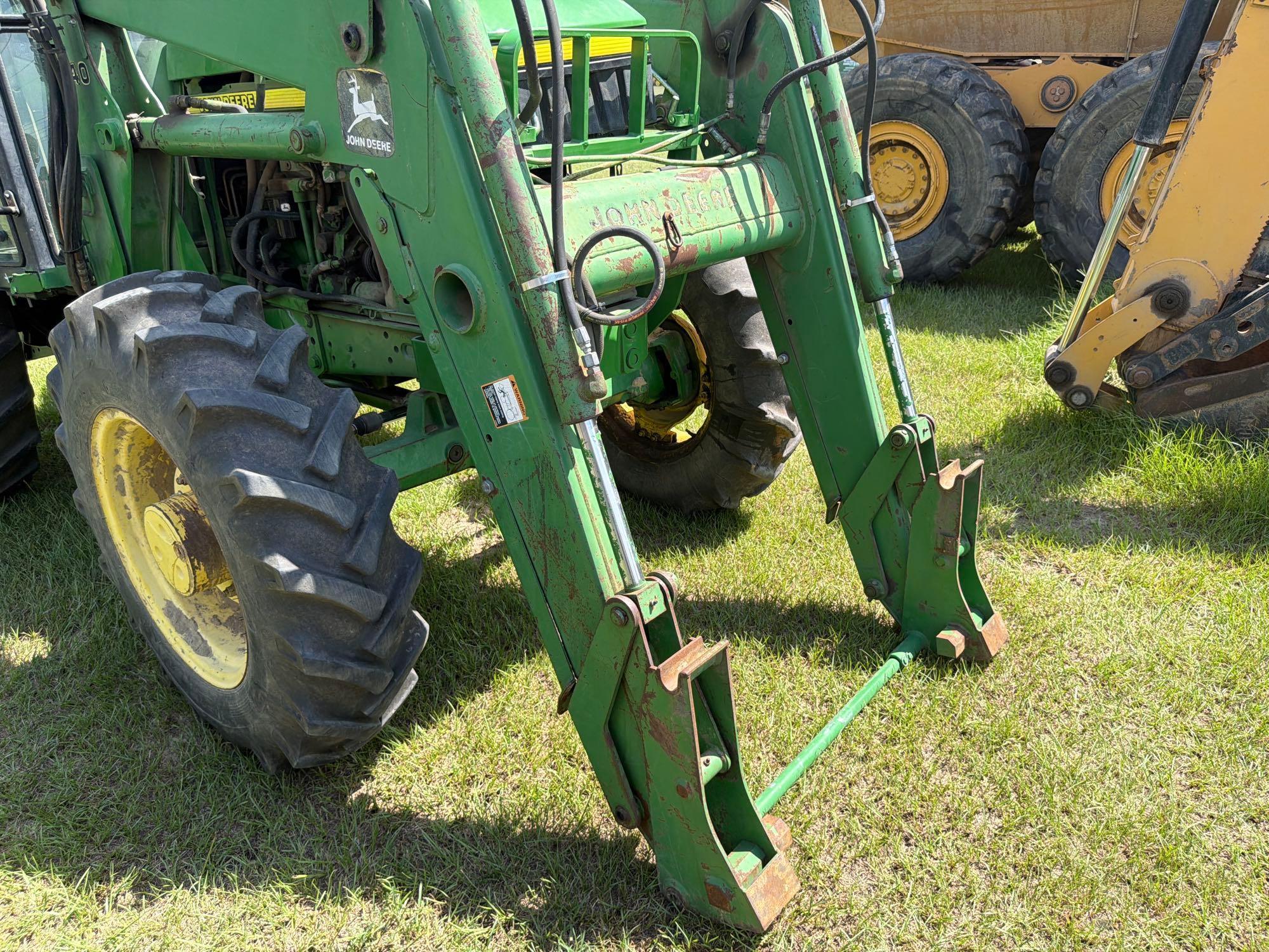 John Deere 6210