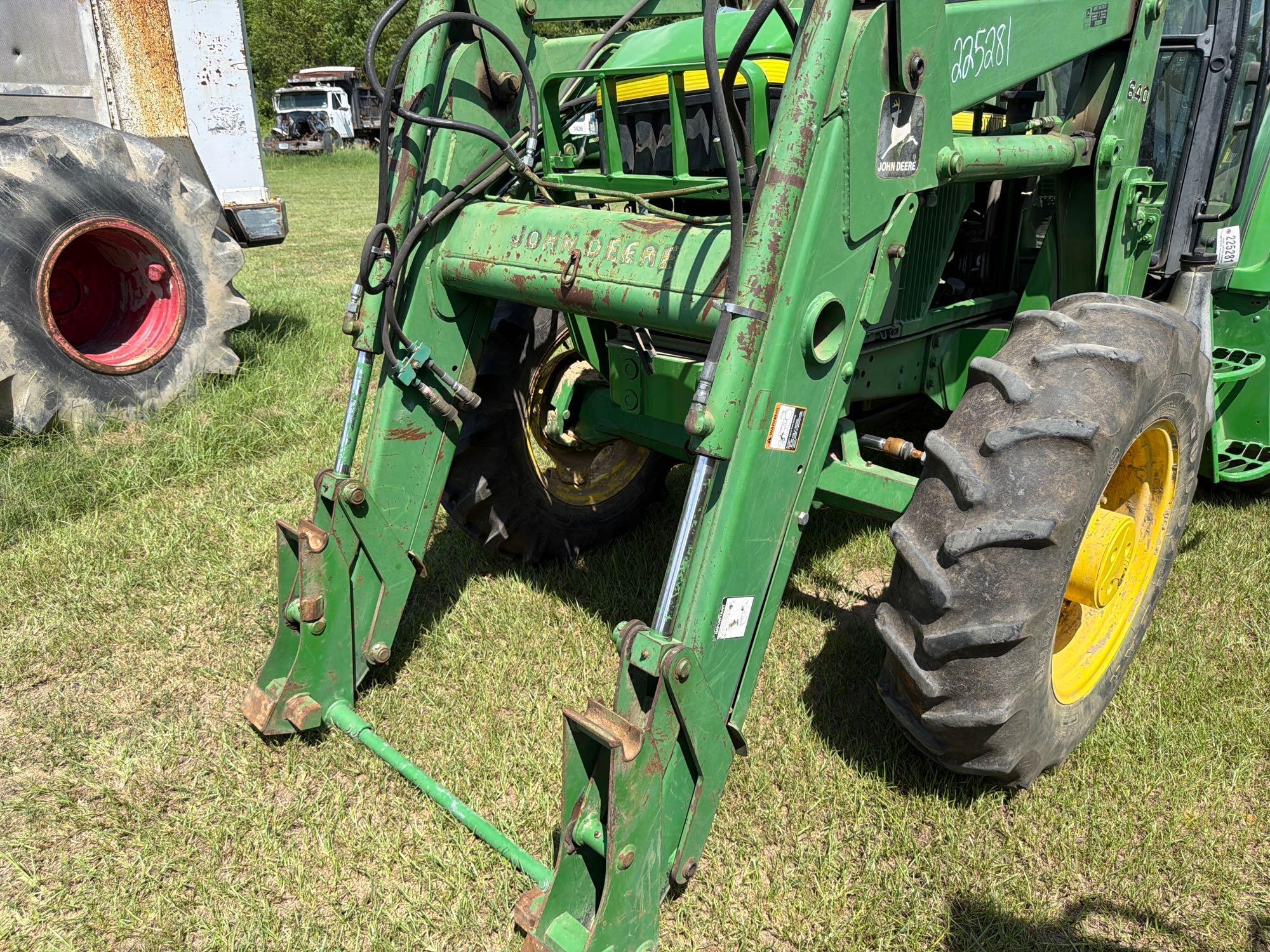 John Deere 6210