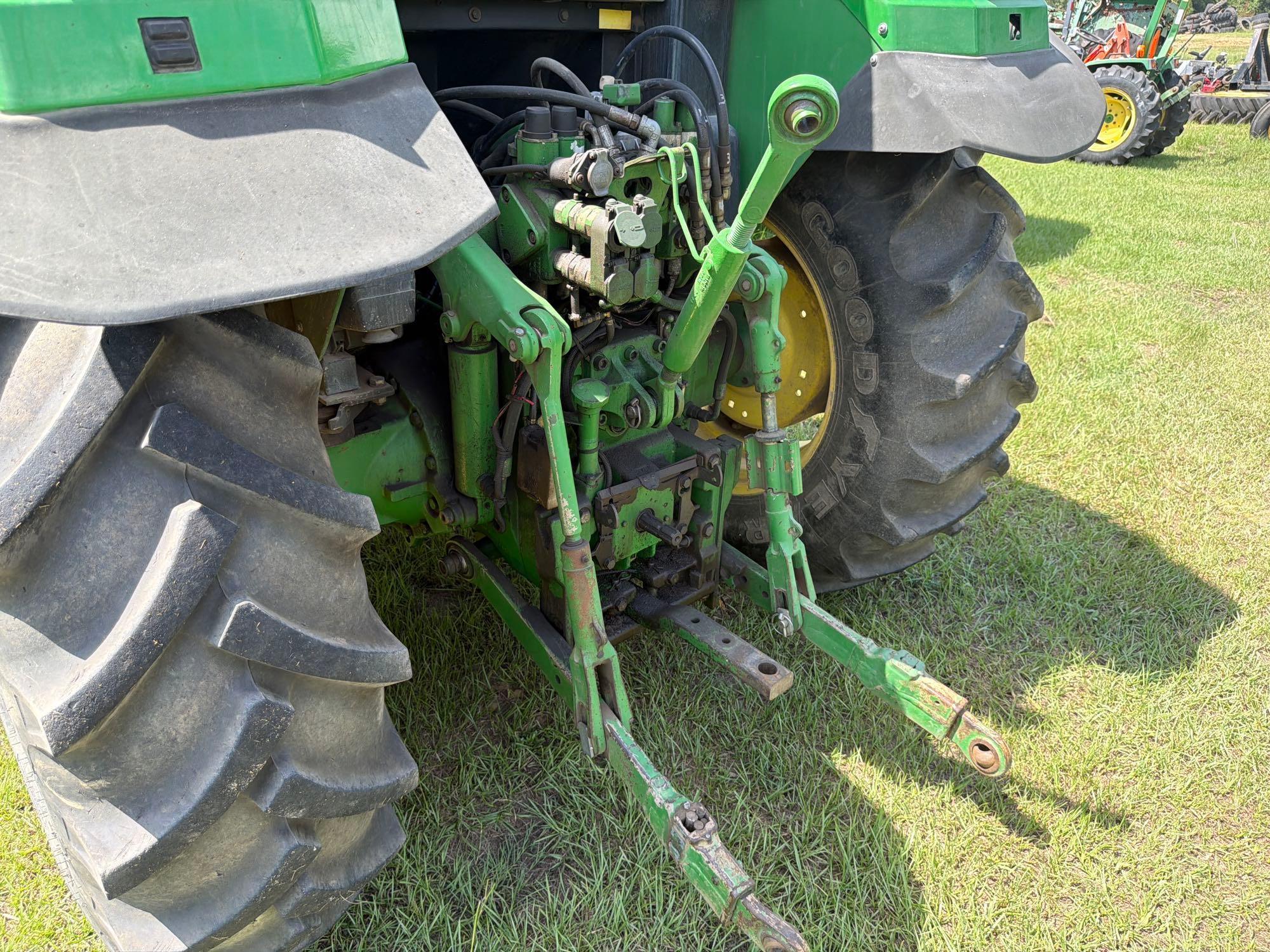 John Deere 6210