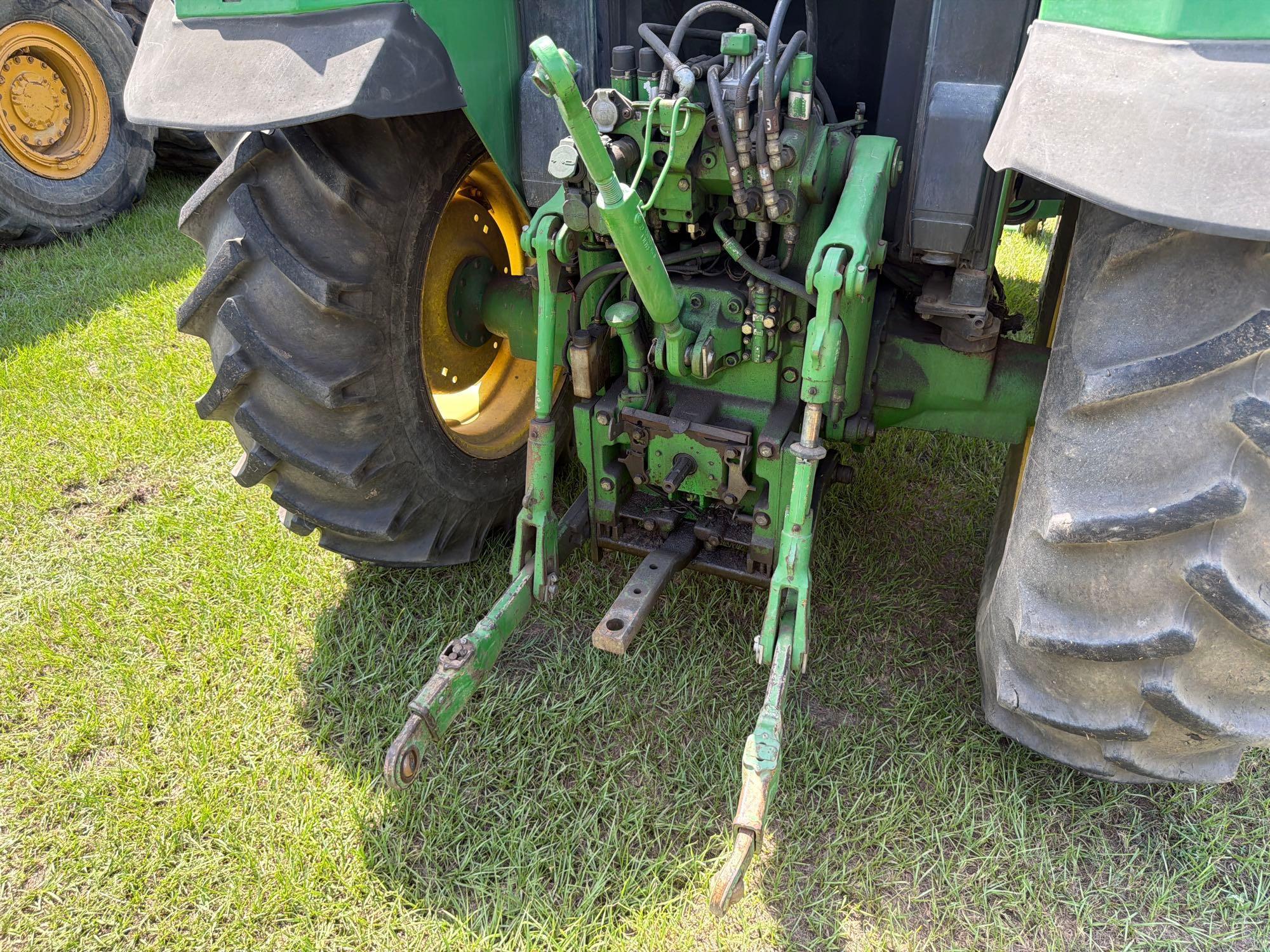 John Deere 6210