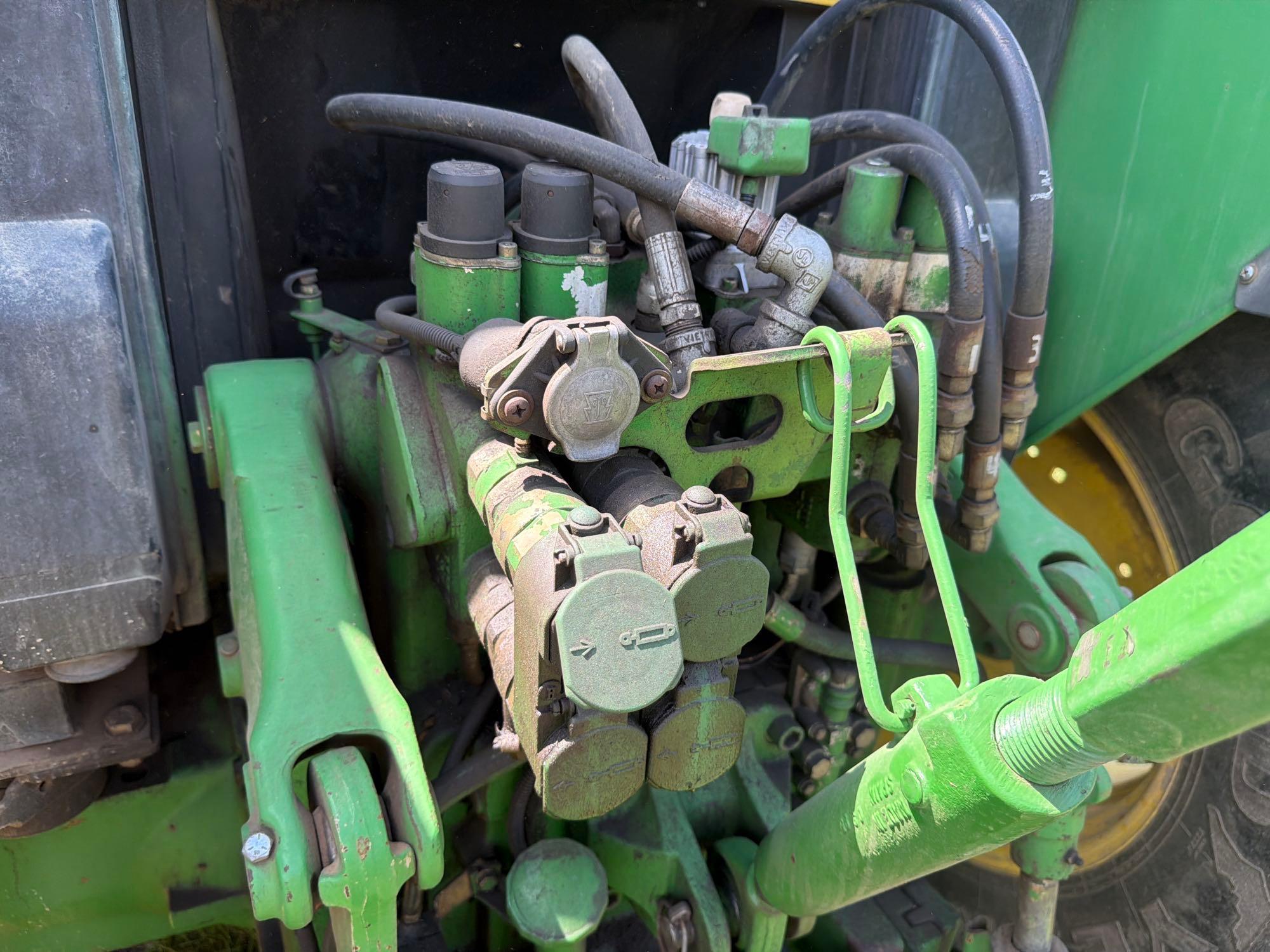 John Deere 6210