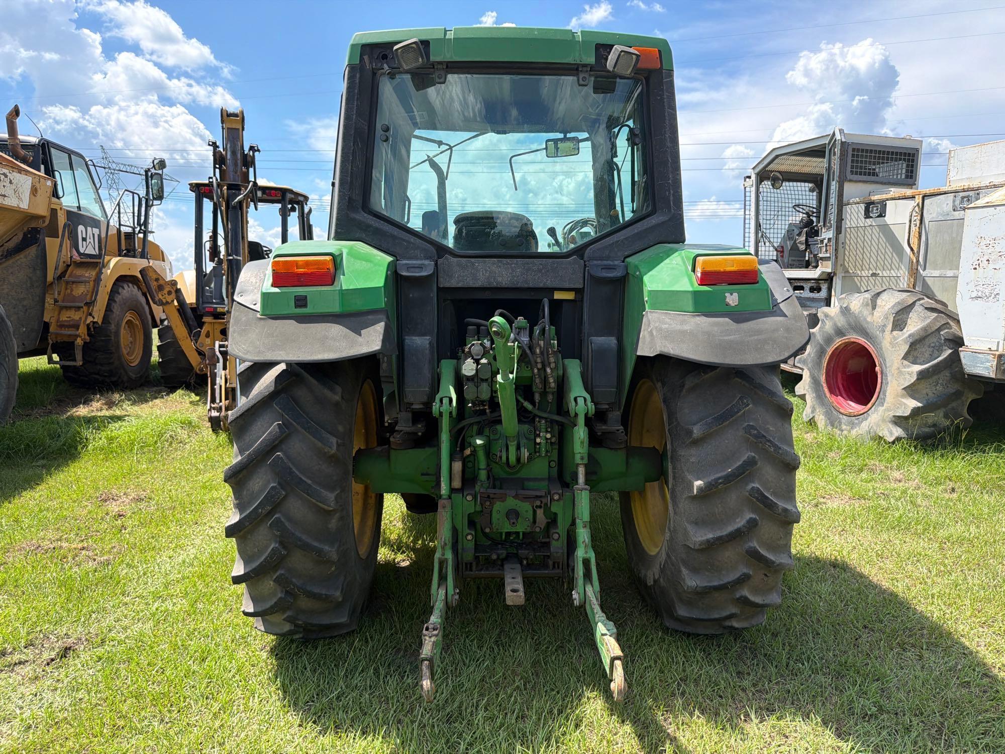 John Deere 6210