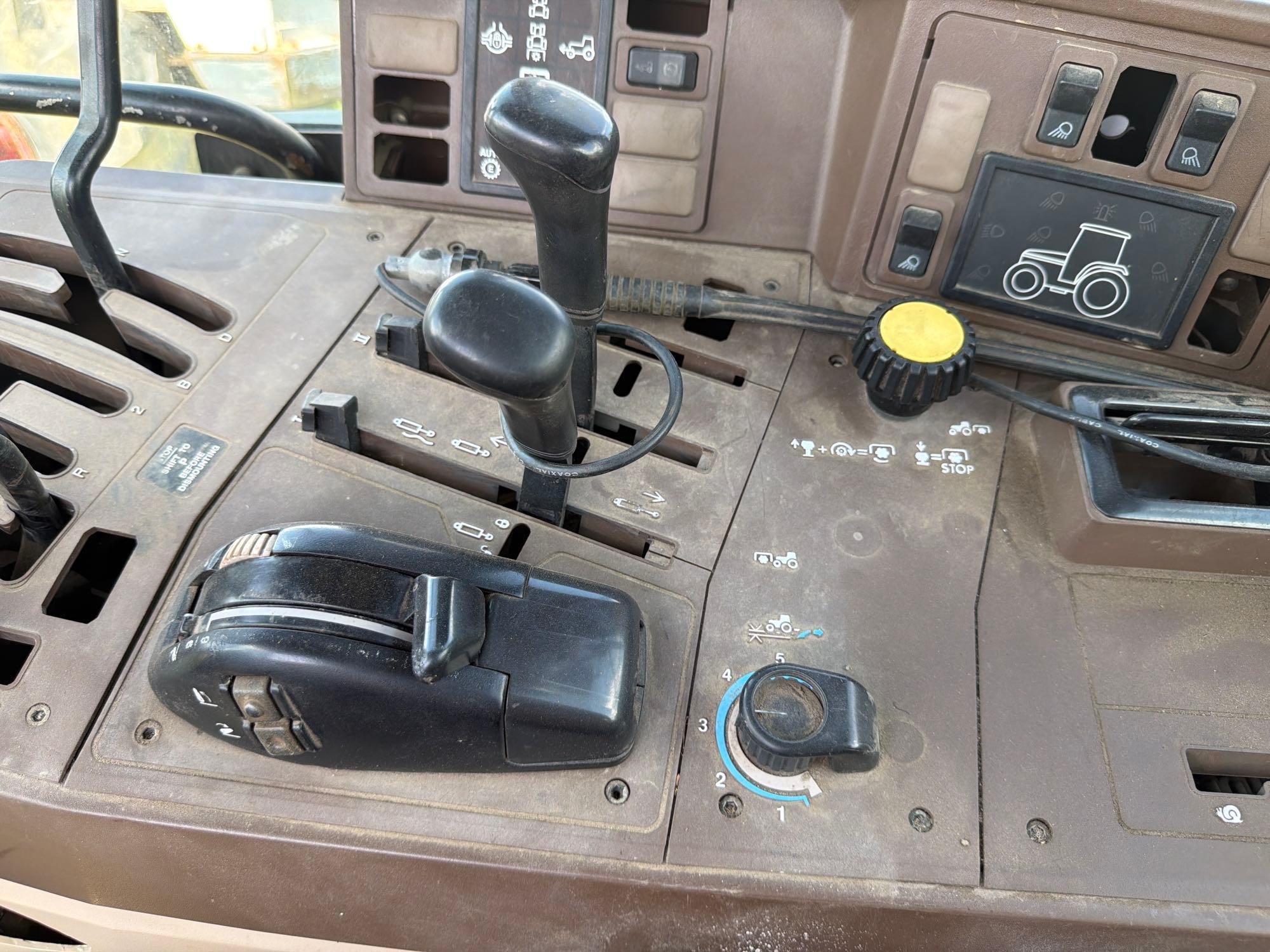 John Deere 6210