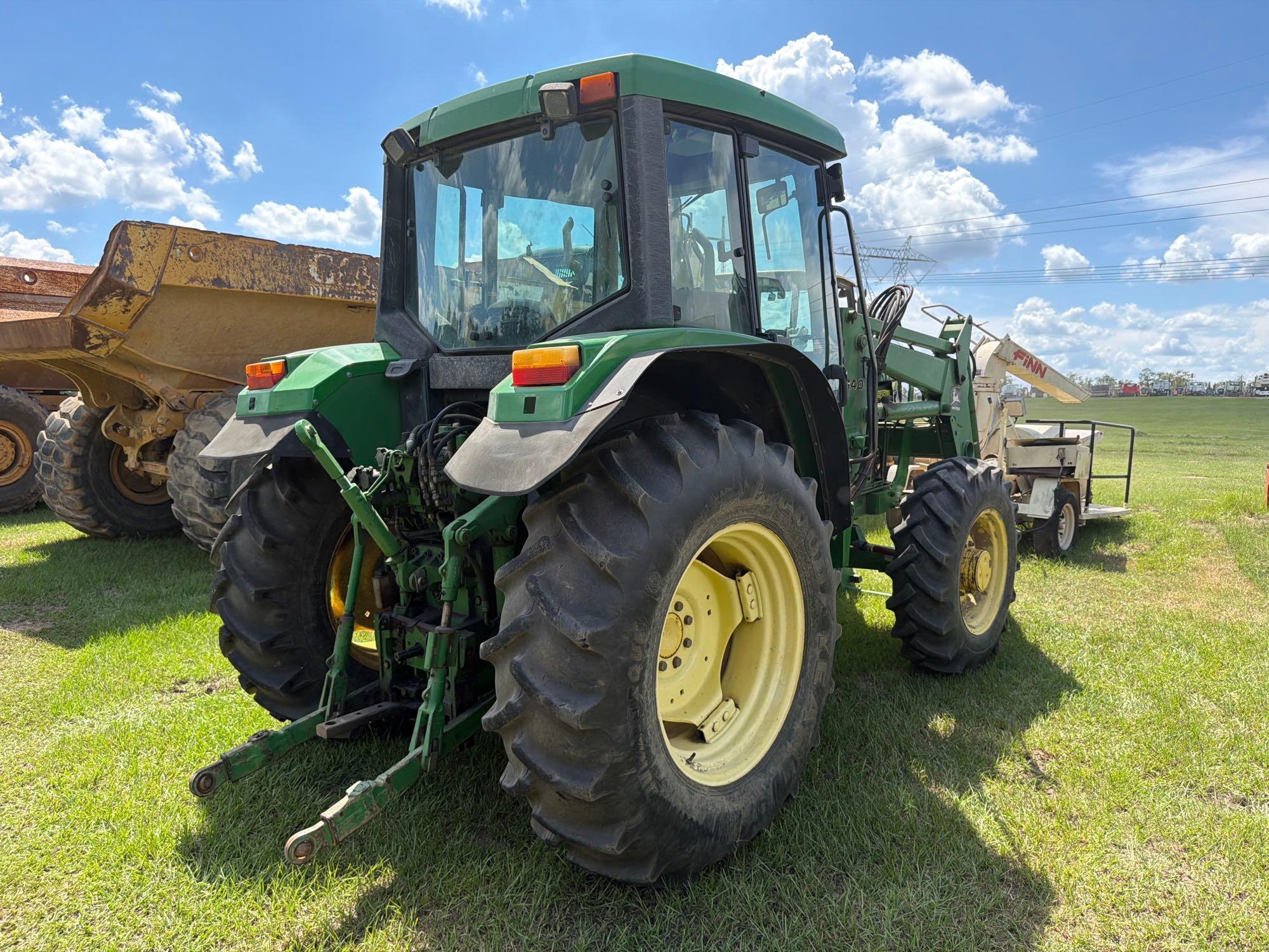 John Deere 6210