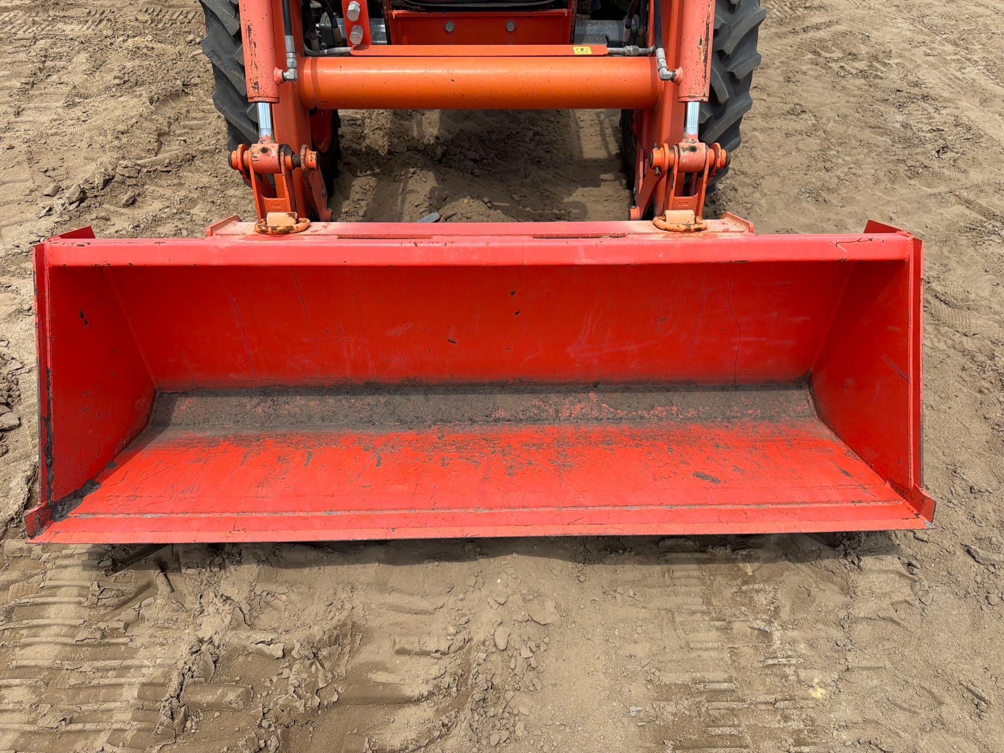 Kubota M7060