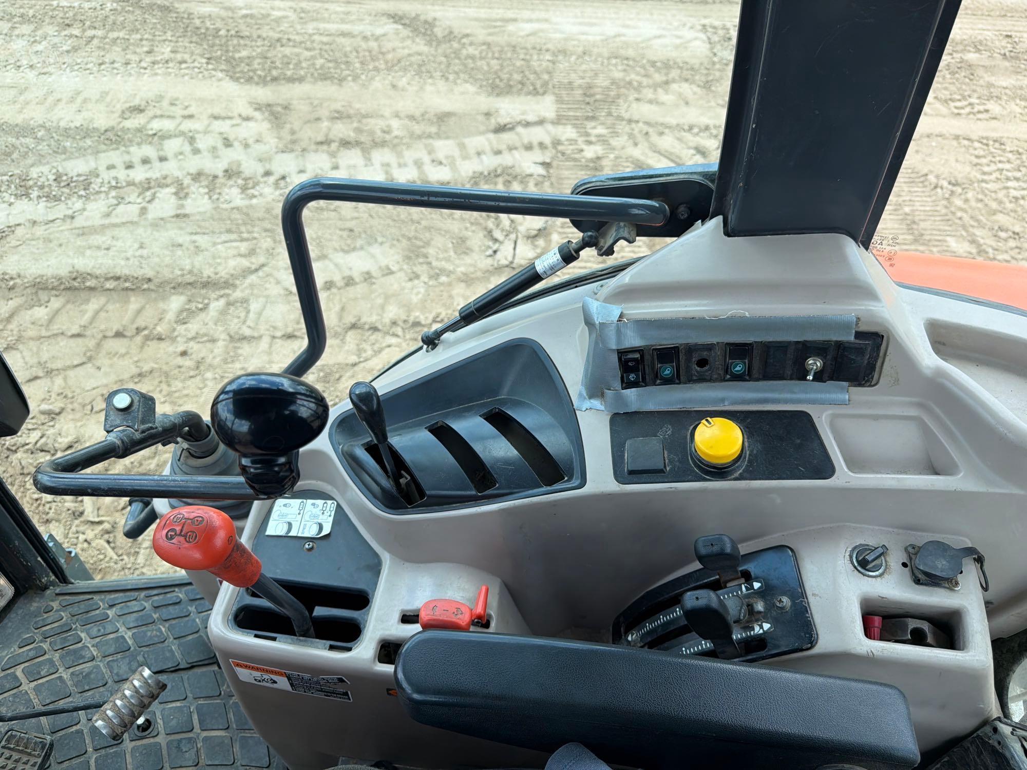 Kubota M7060