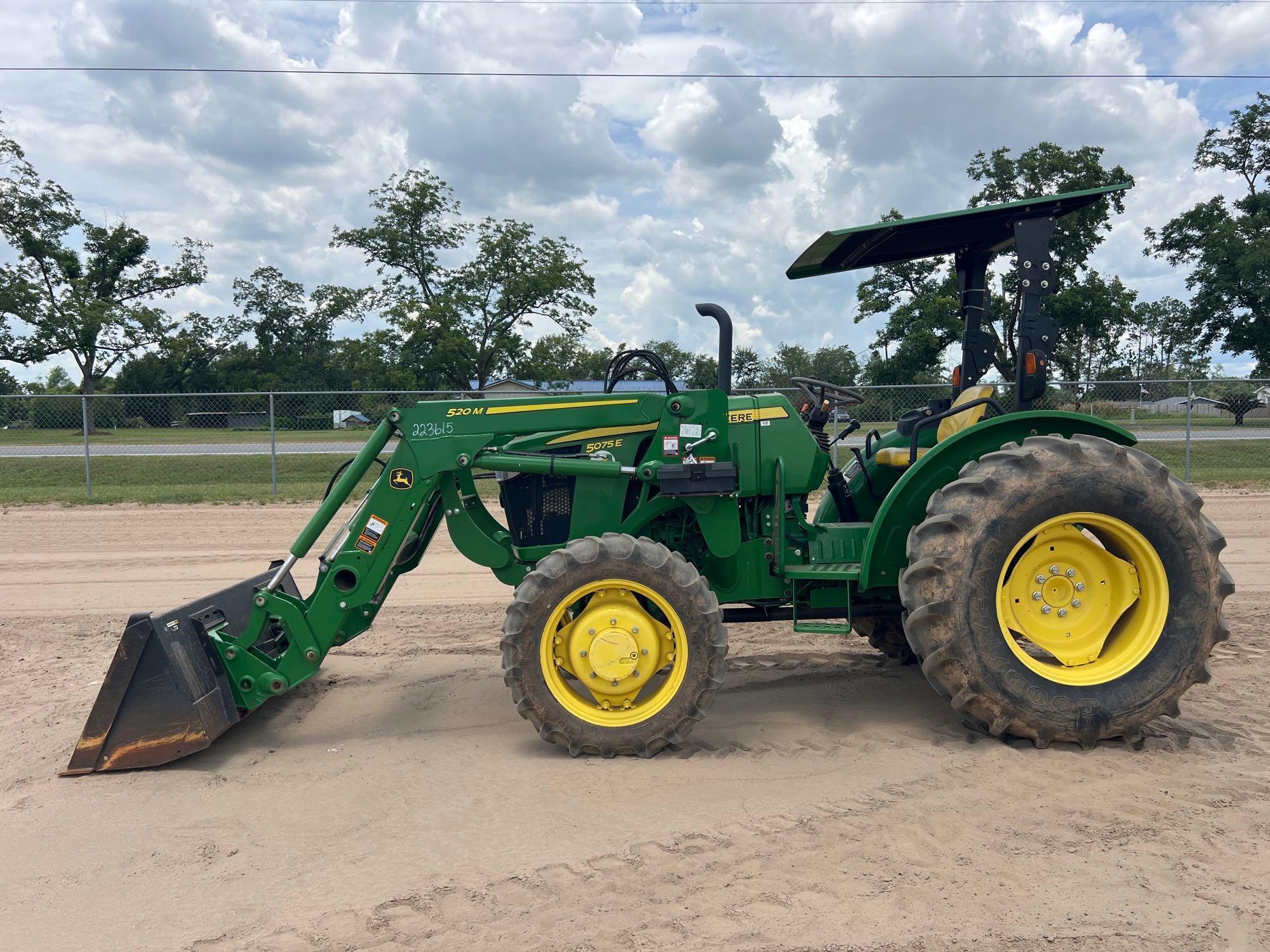 John Deere 5075E