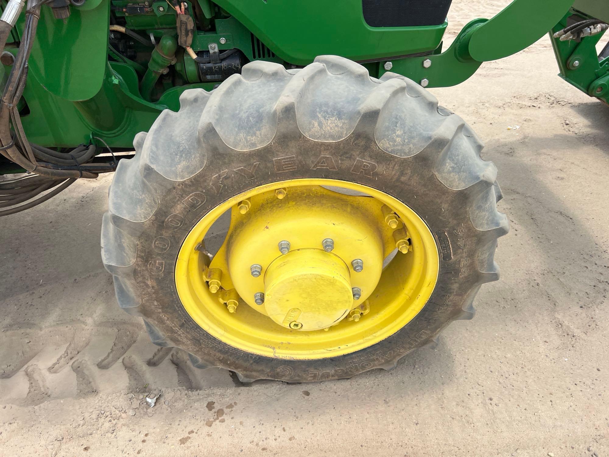 John Deere 5075E