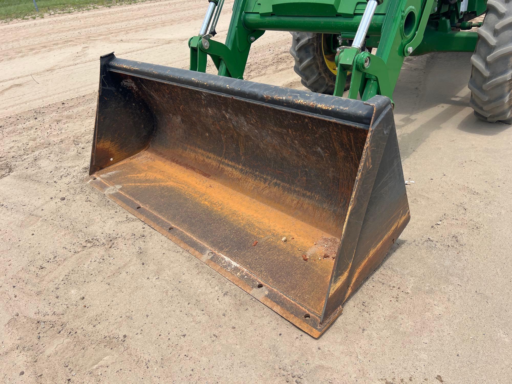 John Deere 5075E