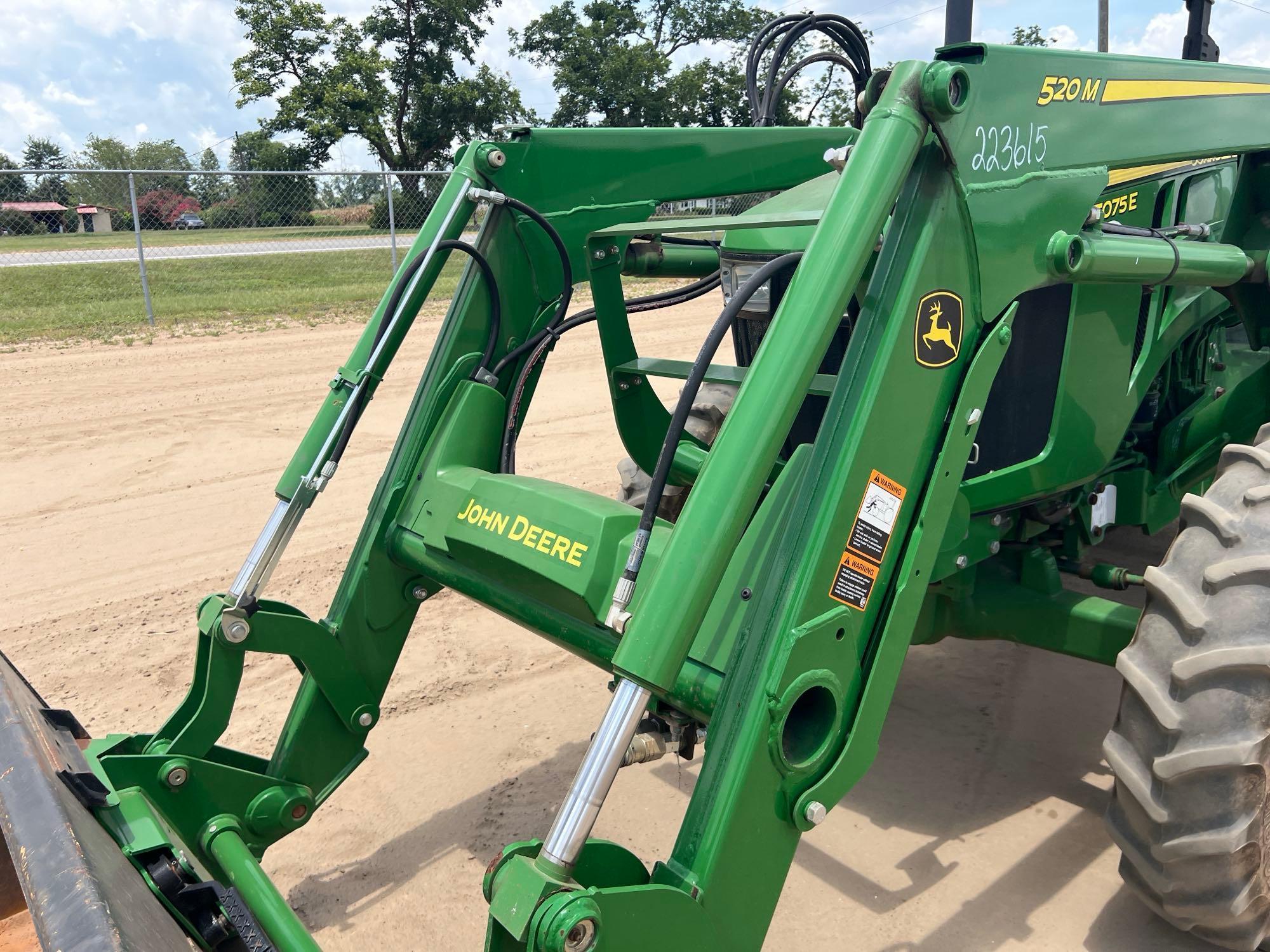 John Deere 5075E