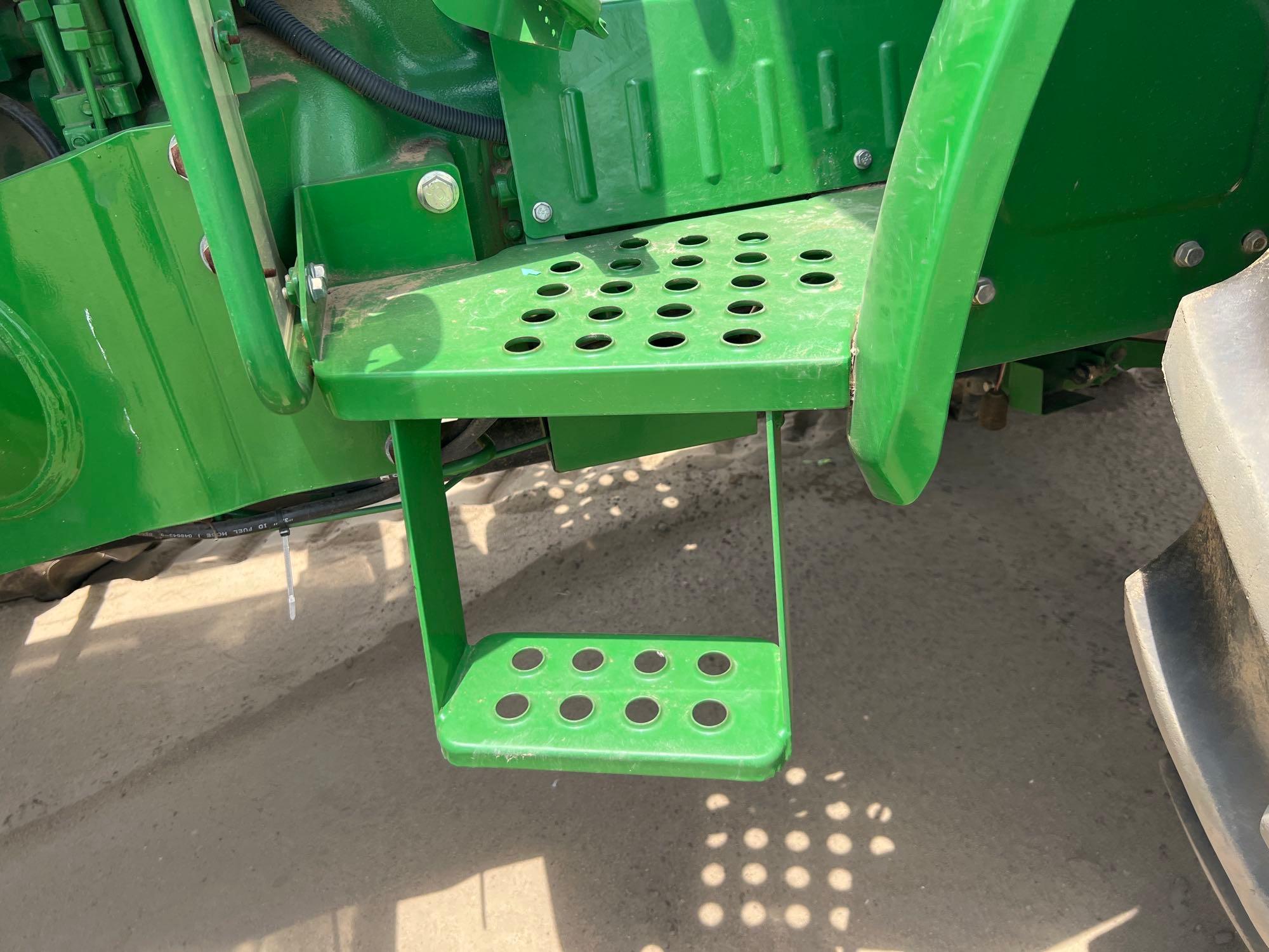John Deere 5075E