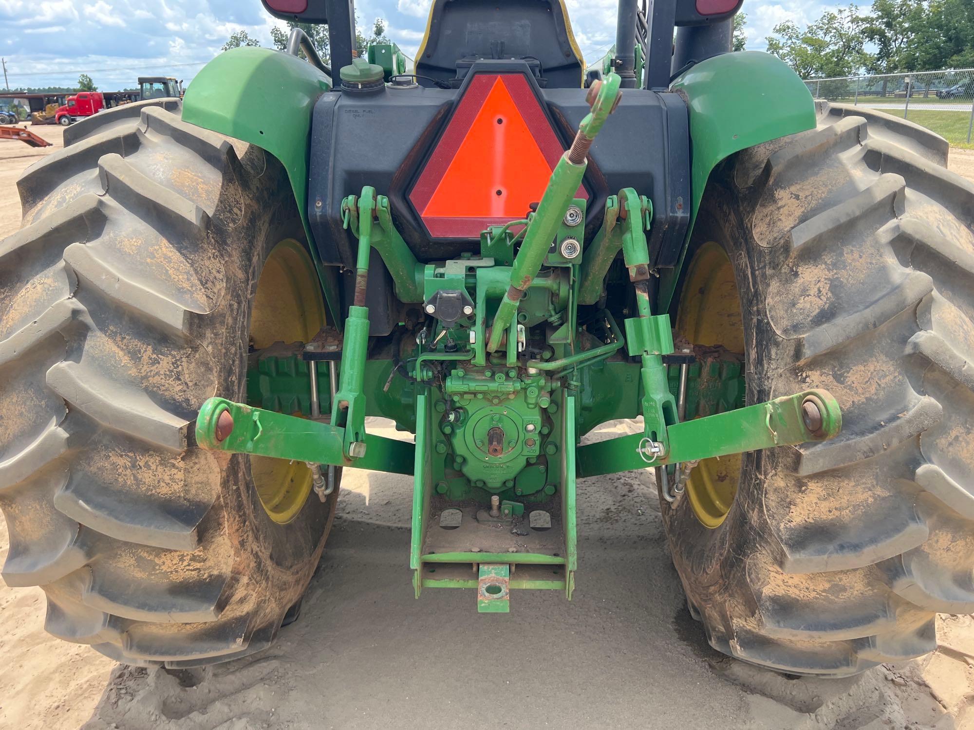 John Deere 5075E