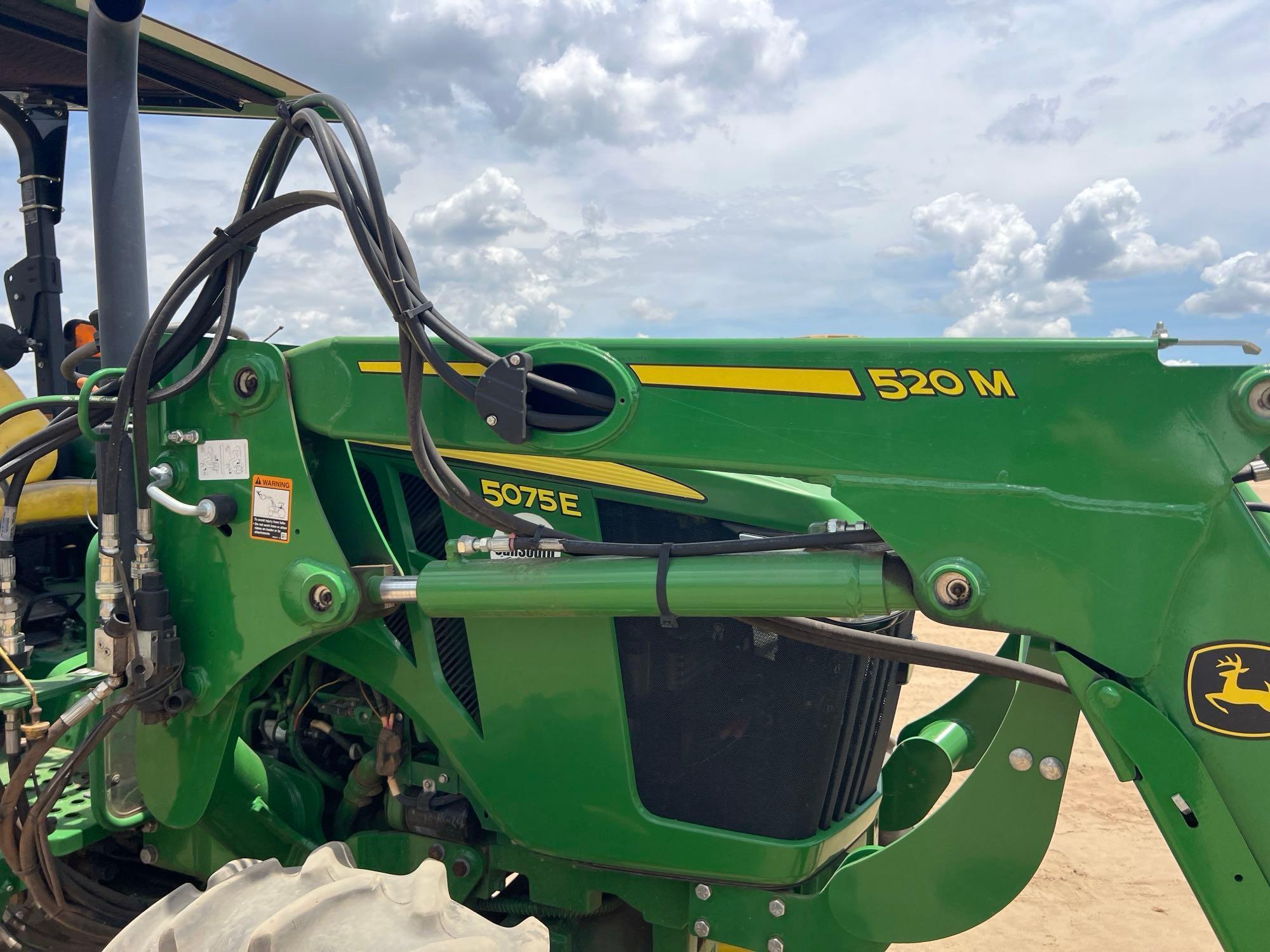 John Deere 5075E