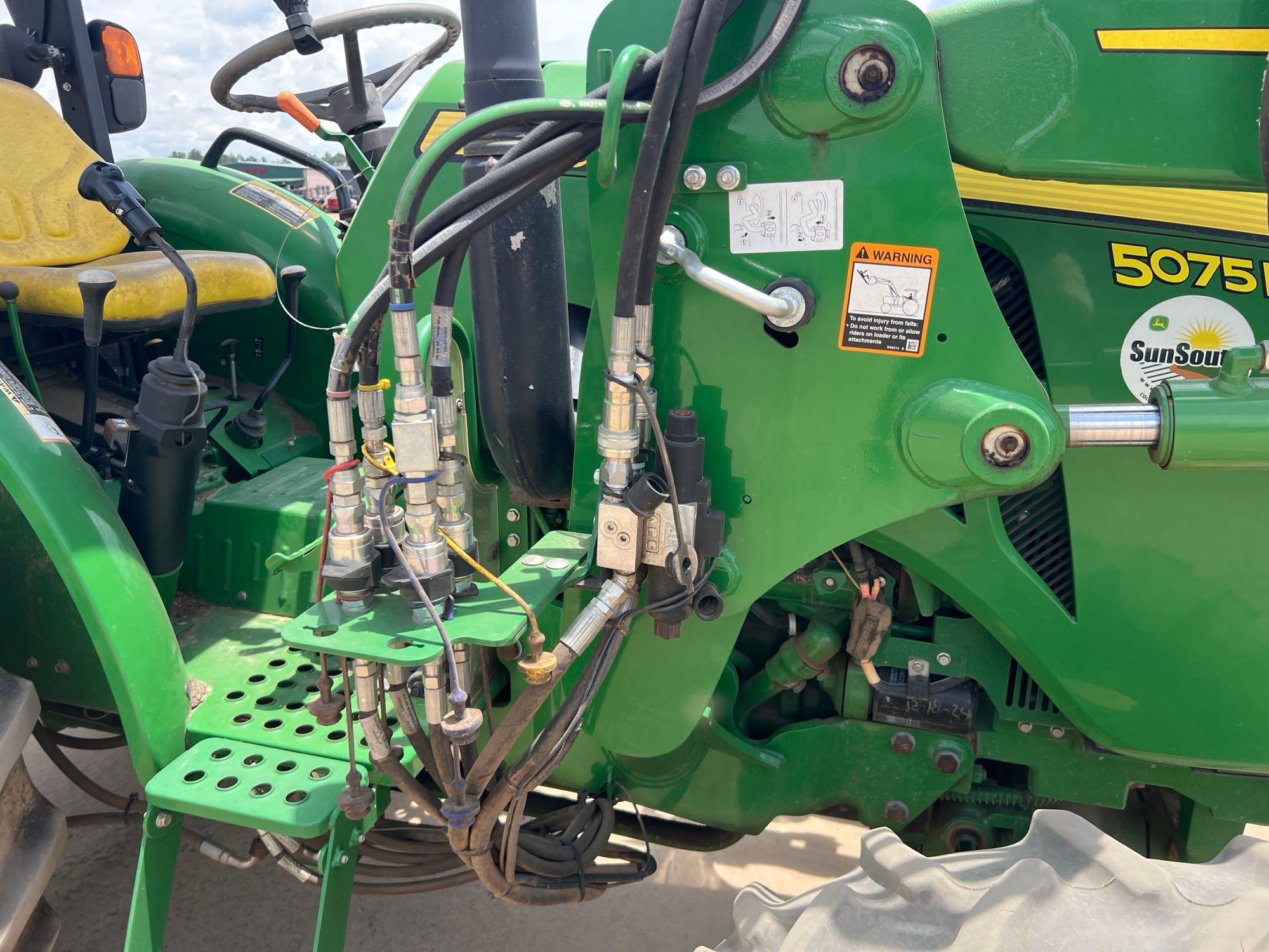 John Deere 5075E