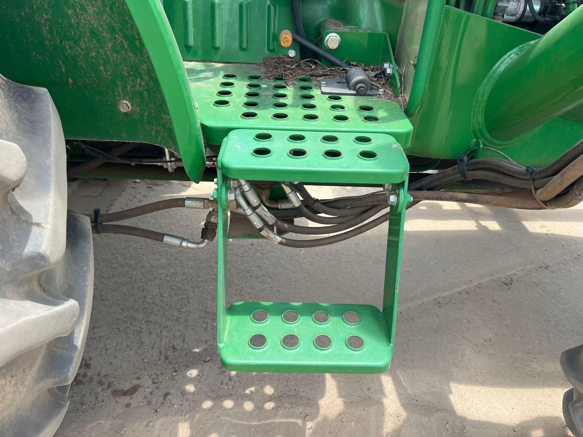 John Deere 5075E