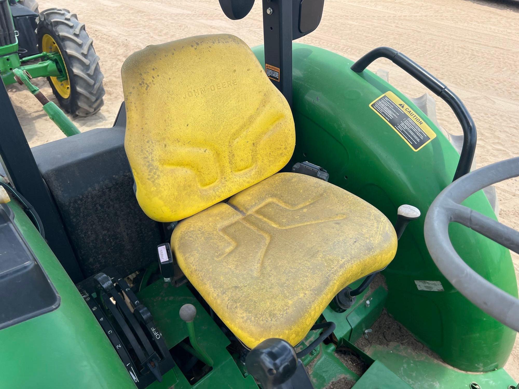 John Deere 5075E
