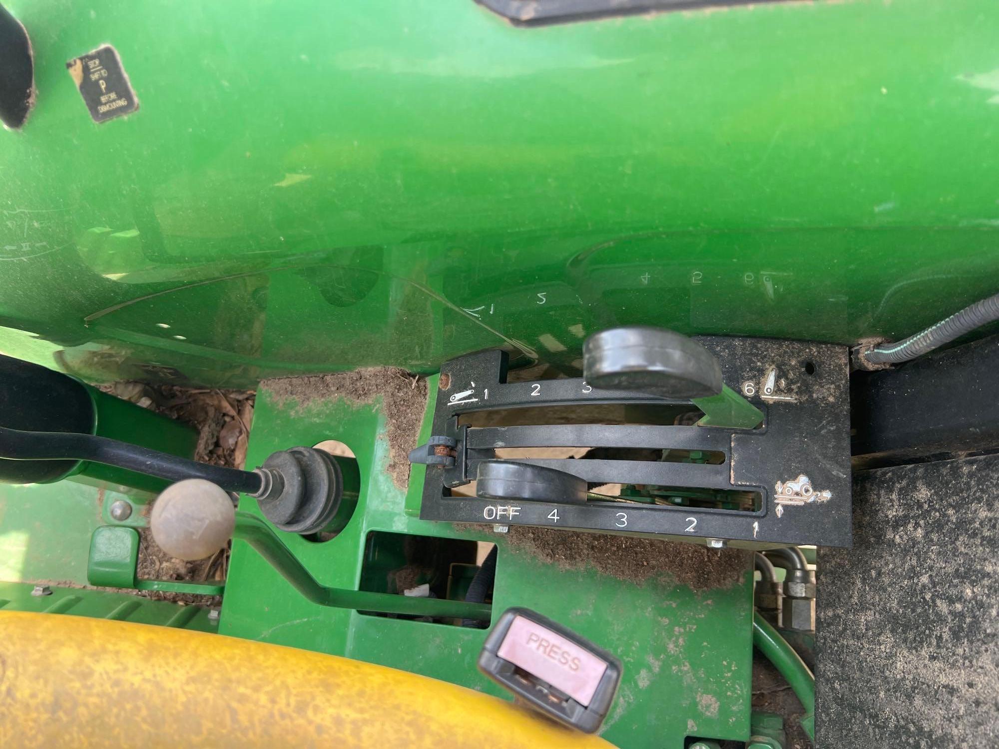 John Deere 5075E