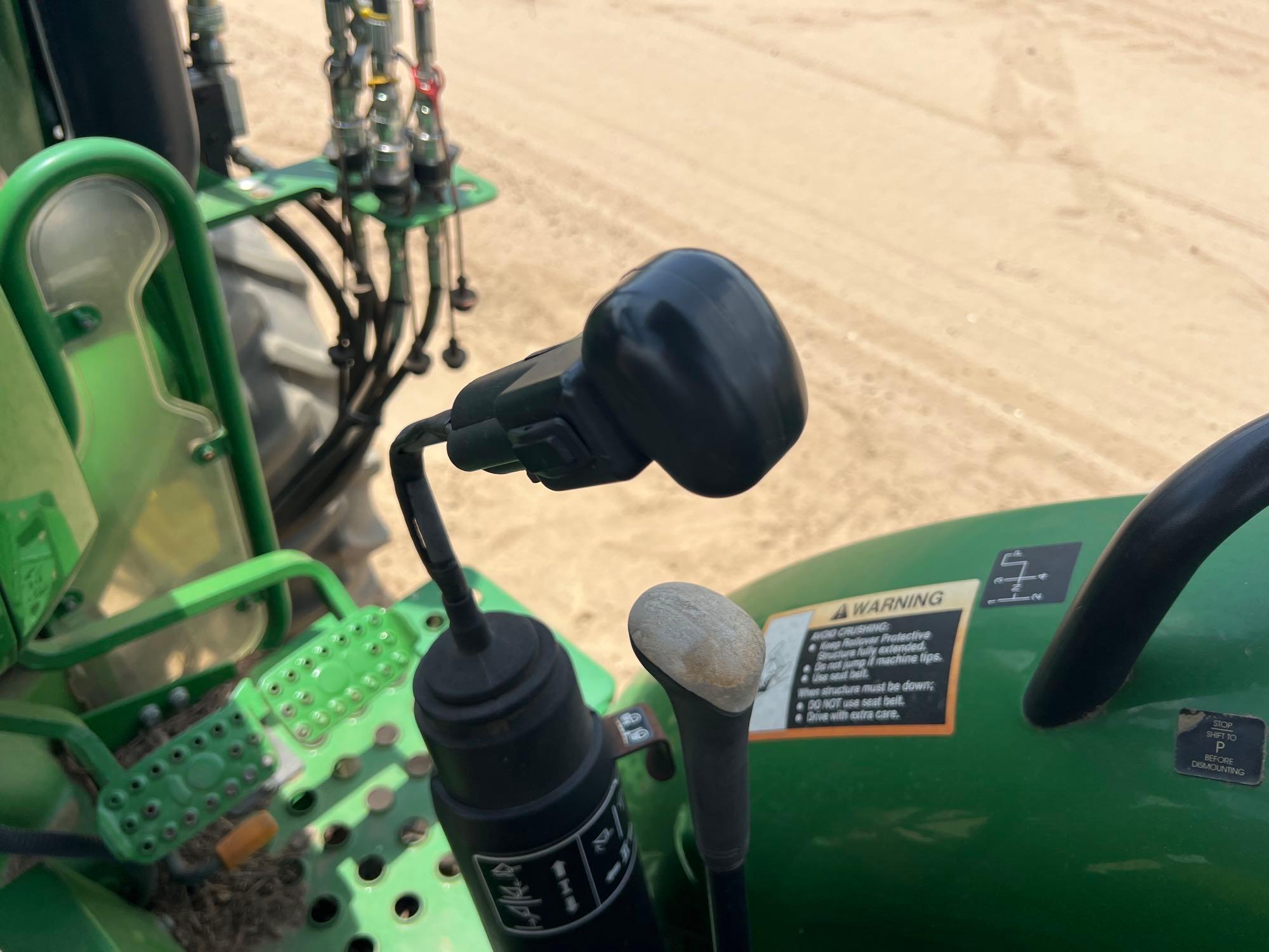John Deere 5075E