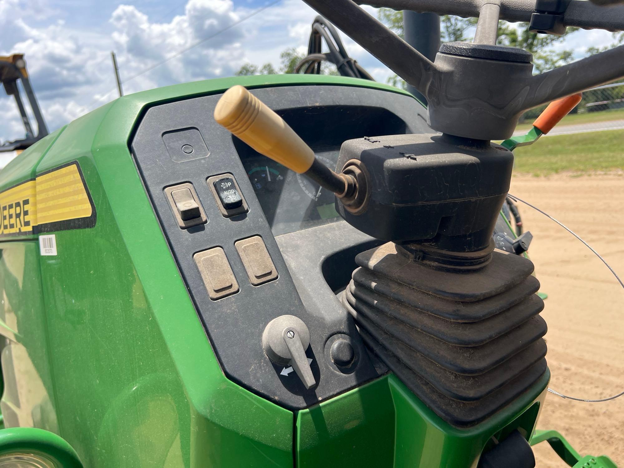 John Deere 5075E