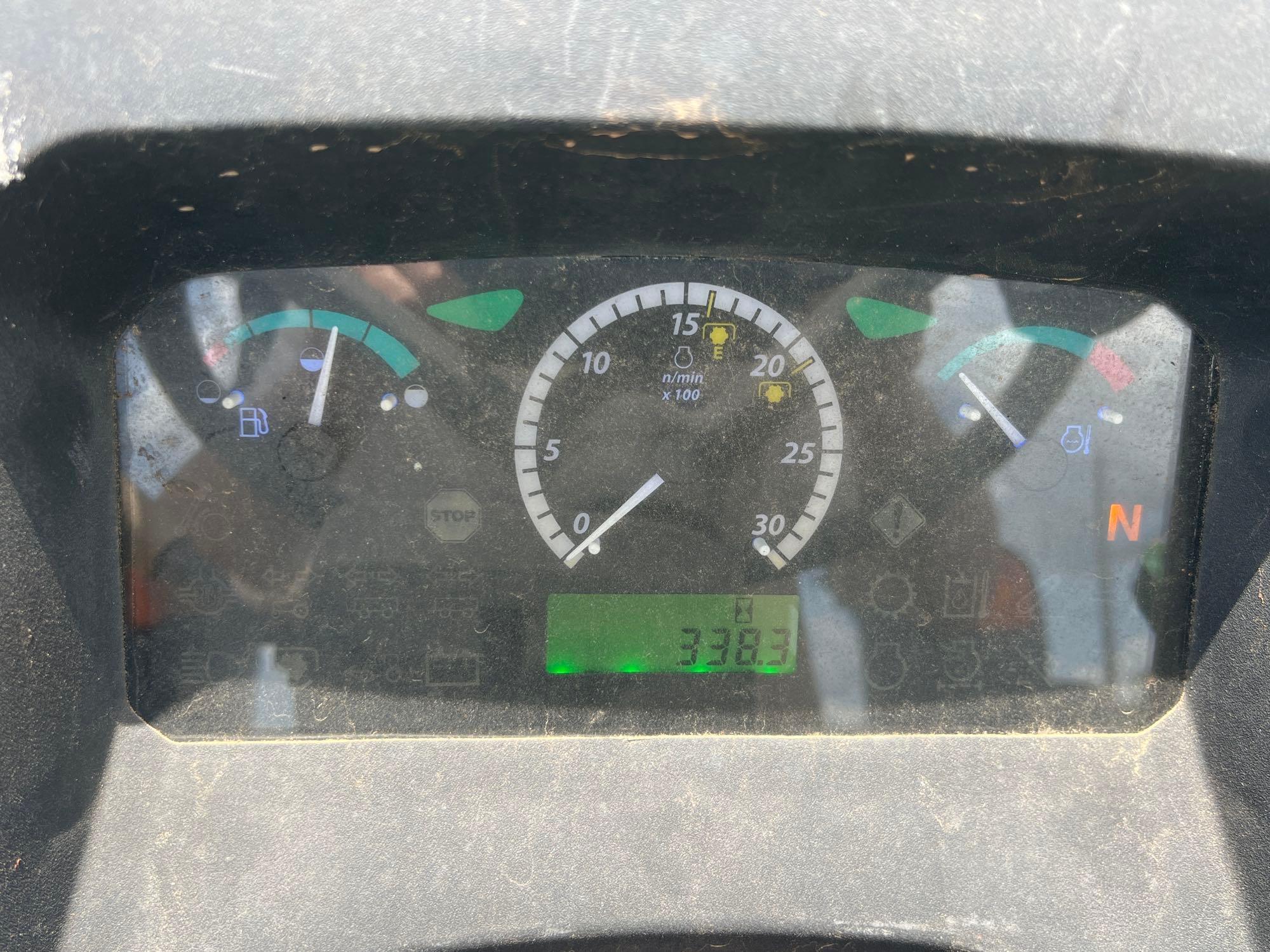 John Deere 5075E