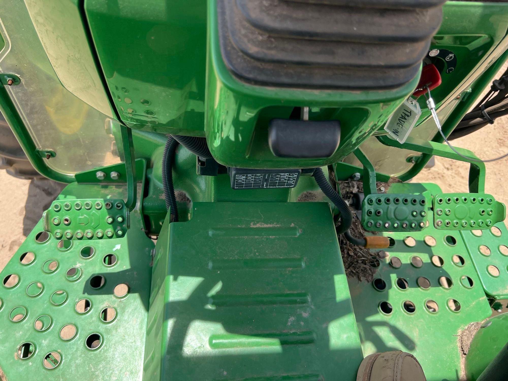 John Deere 5075E
