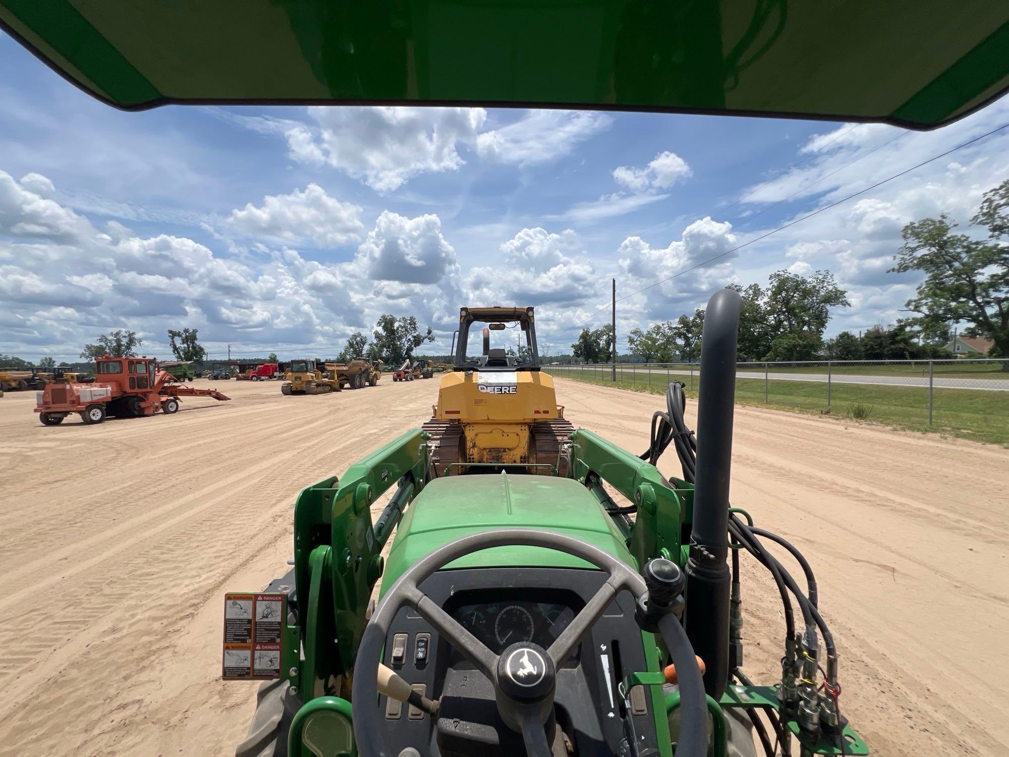 John Deere 5075E