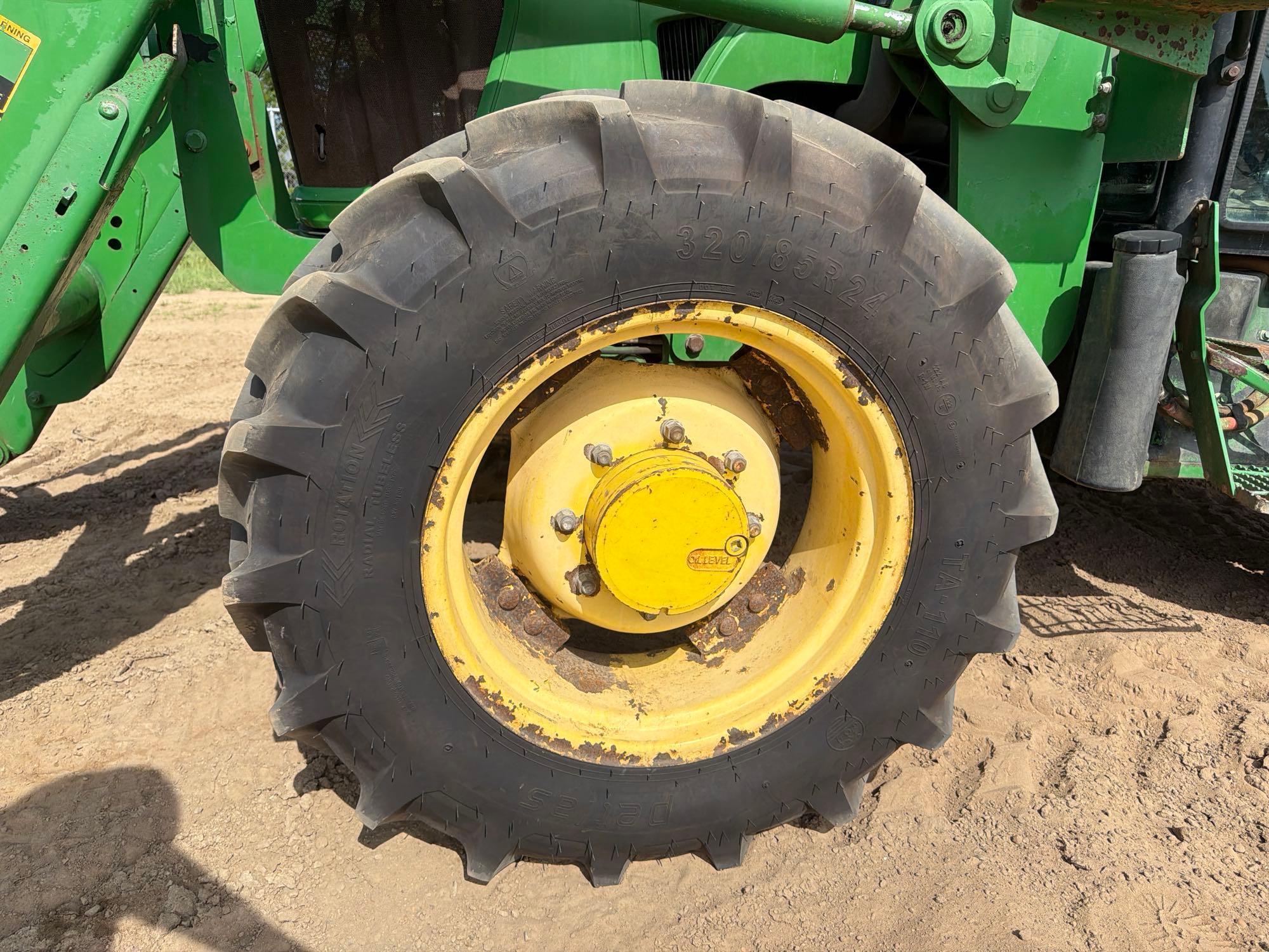 John Deere 5101E
