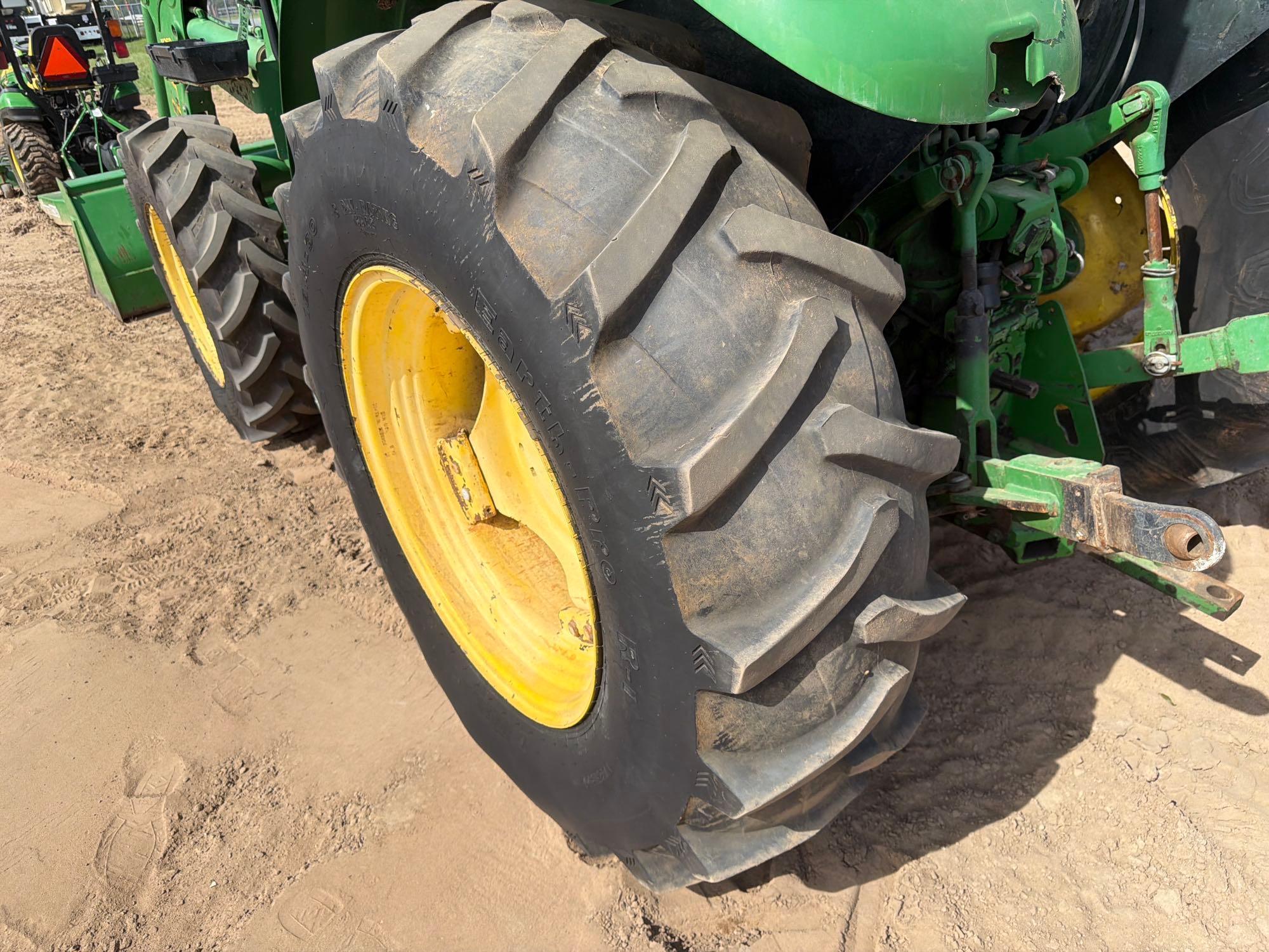 John Deere 5101E