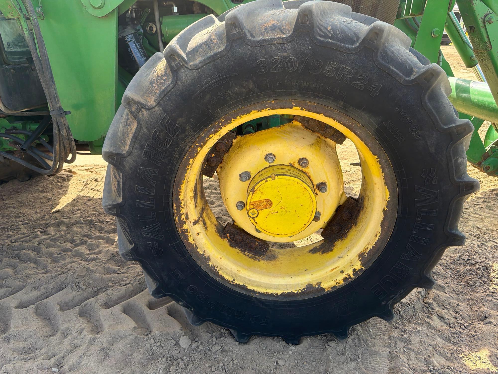 John Deere 5101E