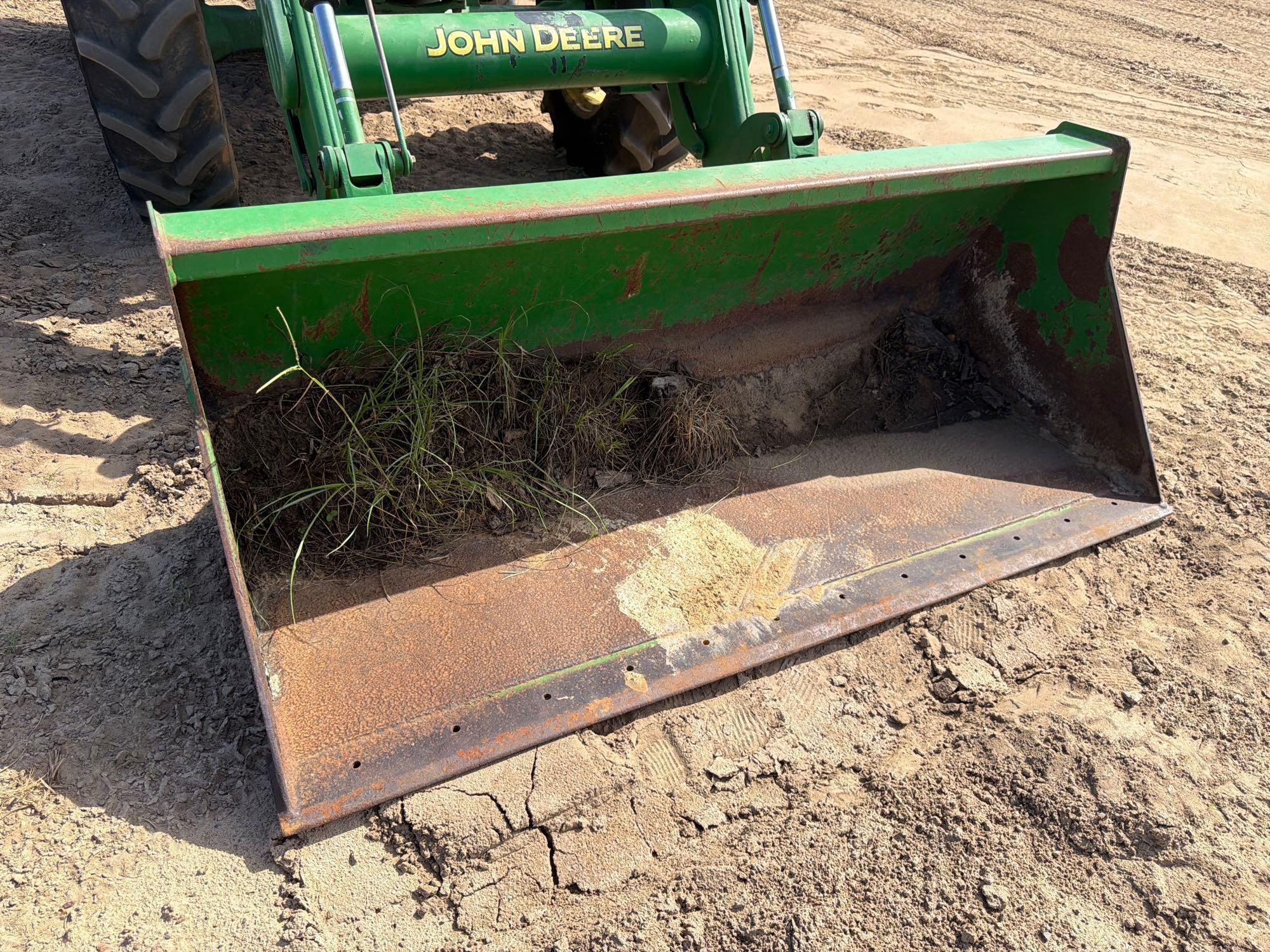 John Deere 5101E