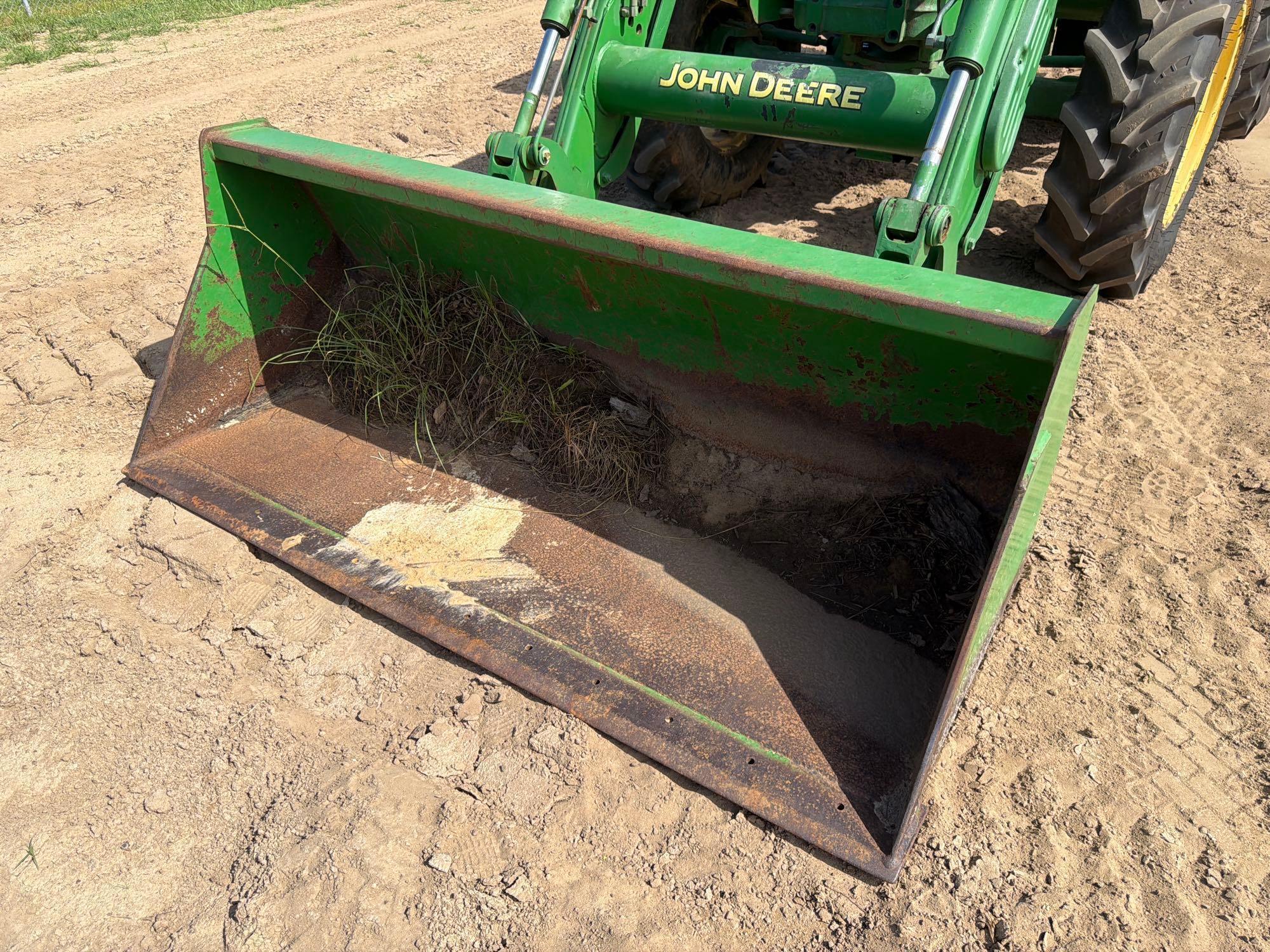 John Deere 5101E