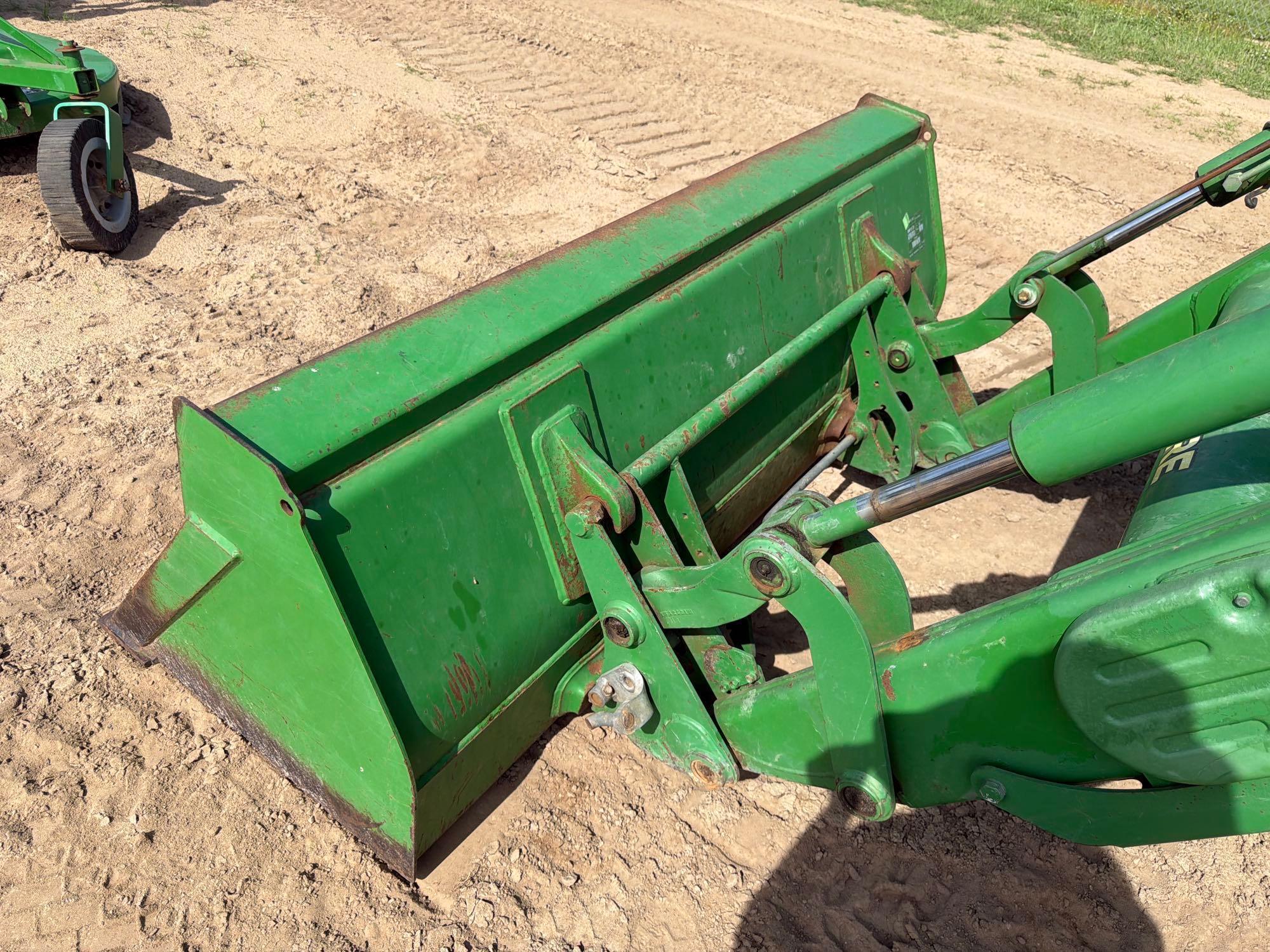 John Deere 5101E